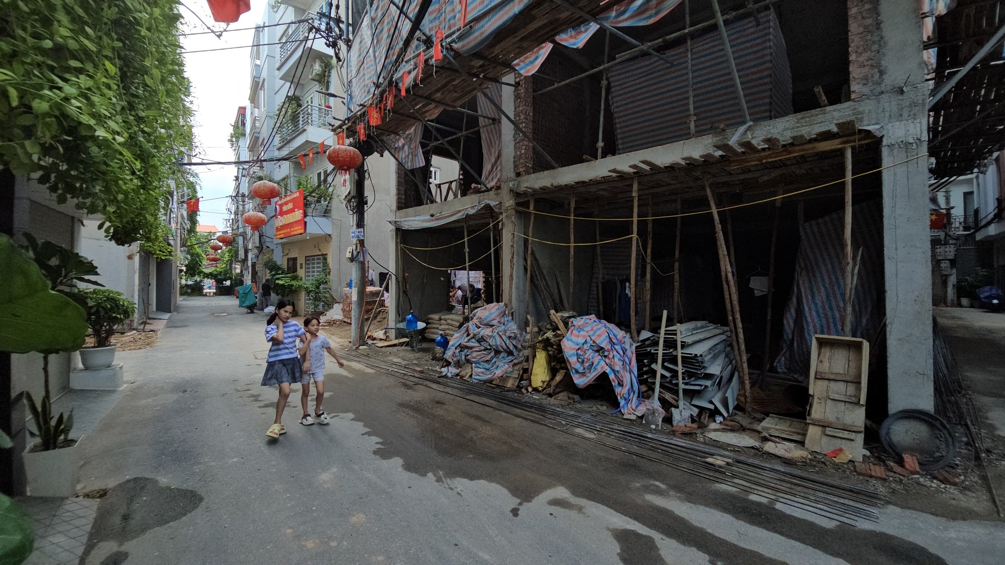 Bán đất đường Ngọc Thụy, gần Trường Việt Pháp, DT 79m2, MT 5m, ô tô tránh nhau, 2026