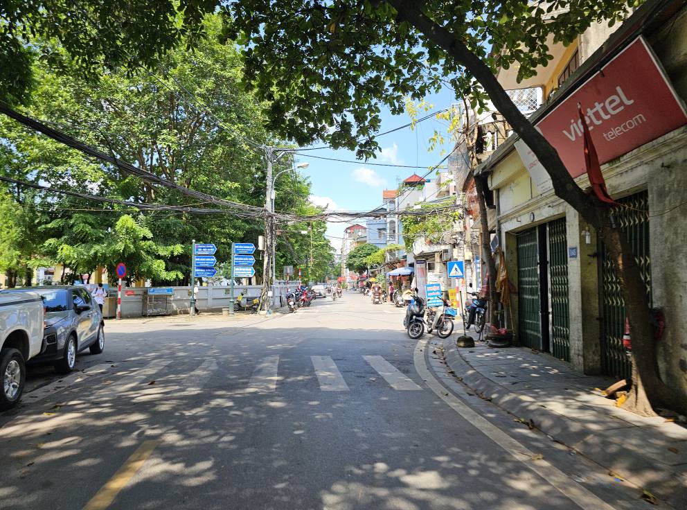 Bán nhà mặt phố Hoa Lâm, Việt Hưng, 7 tầng, DT 56m2, MT 4.1m, tiện kinh doanh, VP