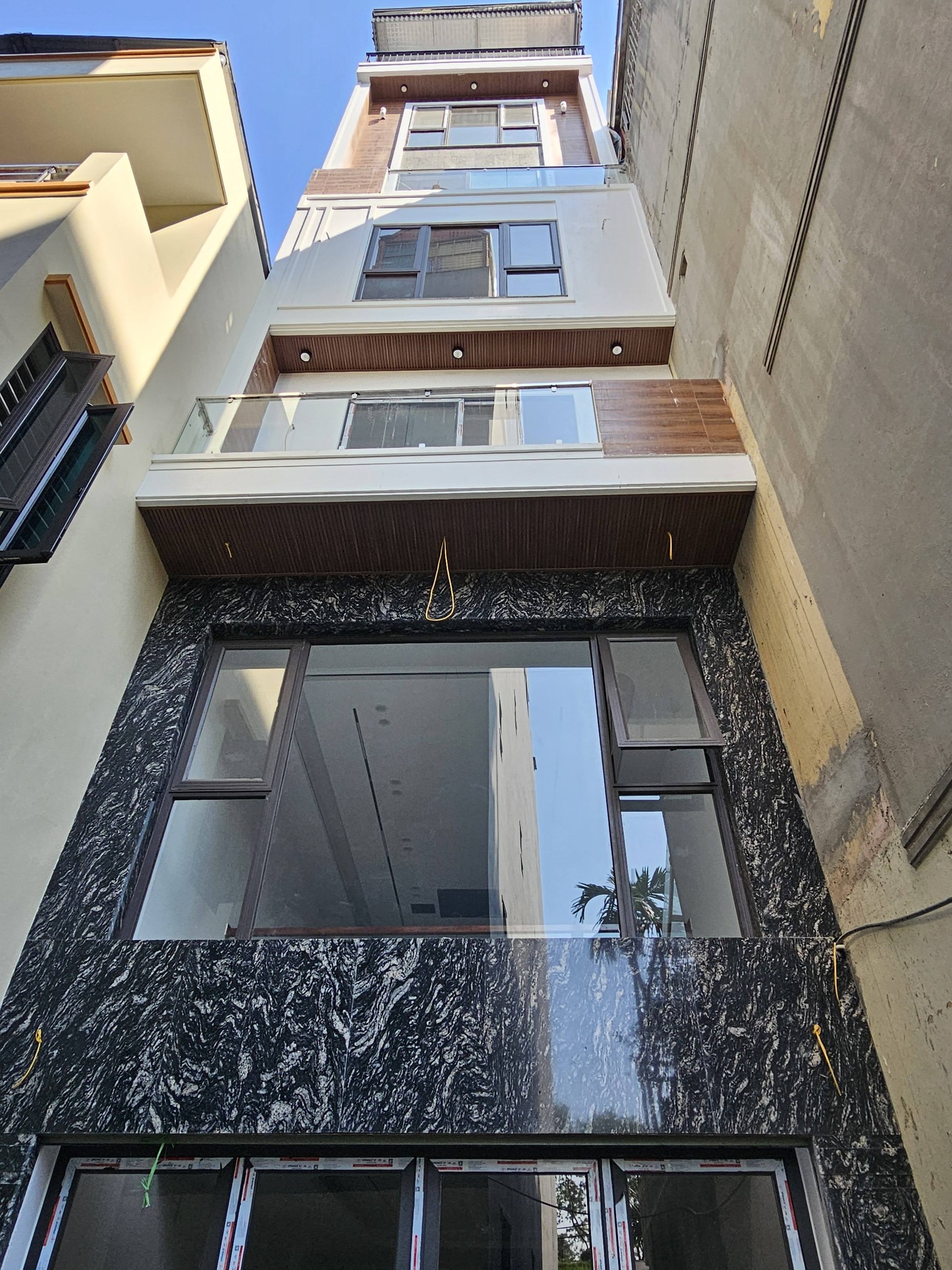 Bán nhà phố Lâm Du, Bồ Đề, 7 tầng, DT 53m2, MT 4m, 4 phòng ngủ, có thang máy, 2026