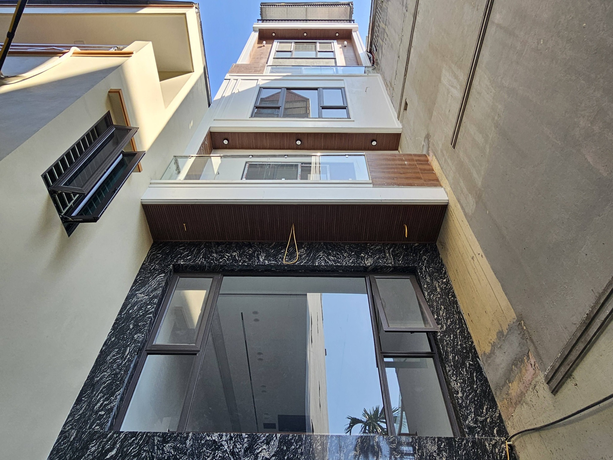 Bán nhà phố Lâm Du, Bồ Đề, 7 tầng, DT 53m2, MT 4m, 4 phòng ngủ, có thang máy, 2026