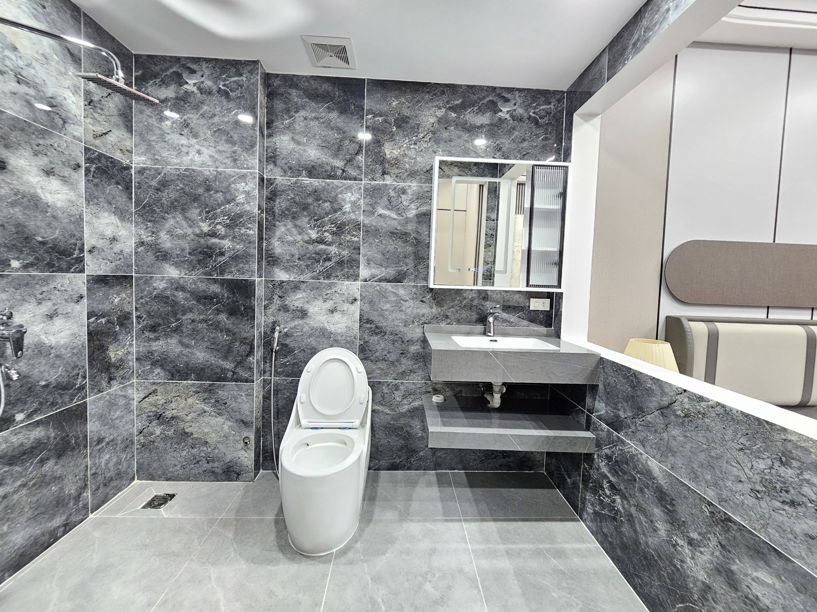 Bán nhà phố Nguyễn Văn Cừ, Gia Thụy, 7 tầng, DT 48m2, MT 4m, 4PN, thang máy, gara ô tô