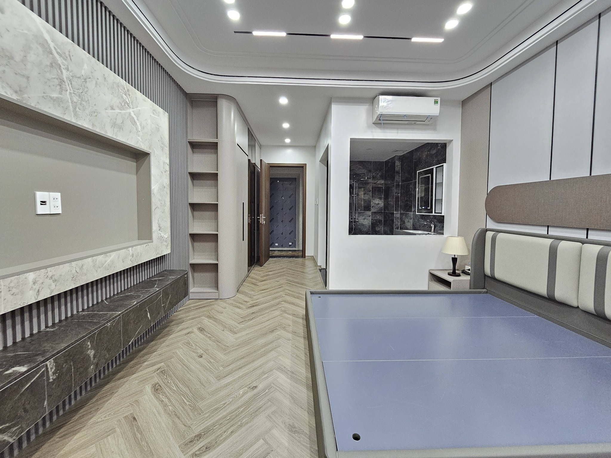 Bán nhà phố Nguyễn Văn Cừ, Gia Thụy, 7 tầng, DT 48m2, MT 4m, 4PN, thang máy, gara ô tô