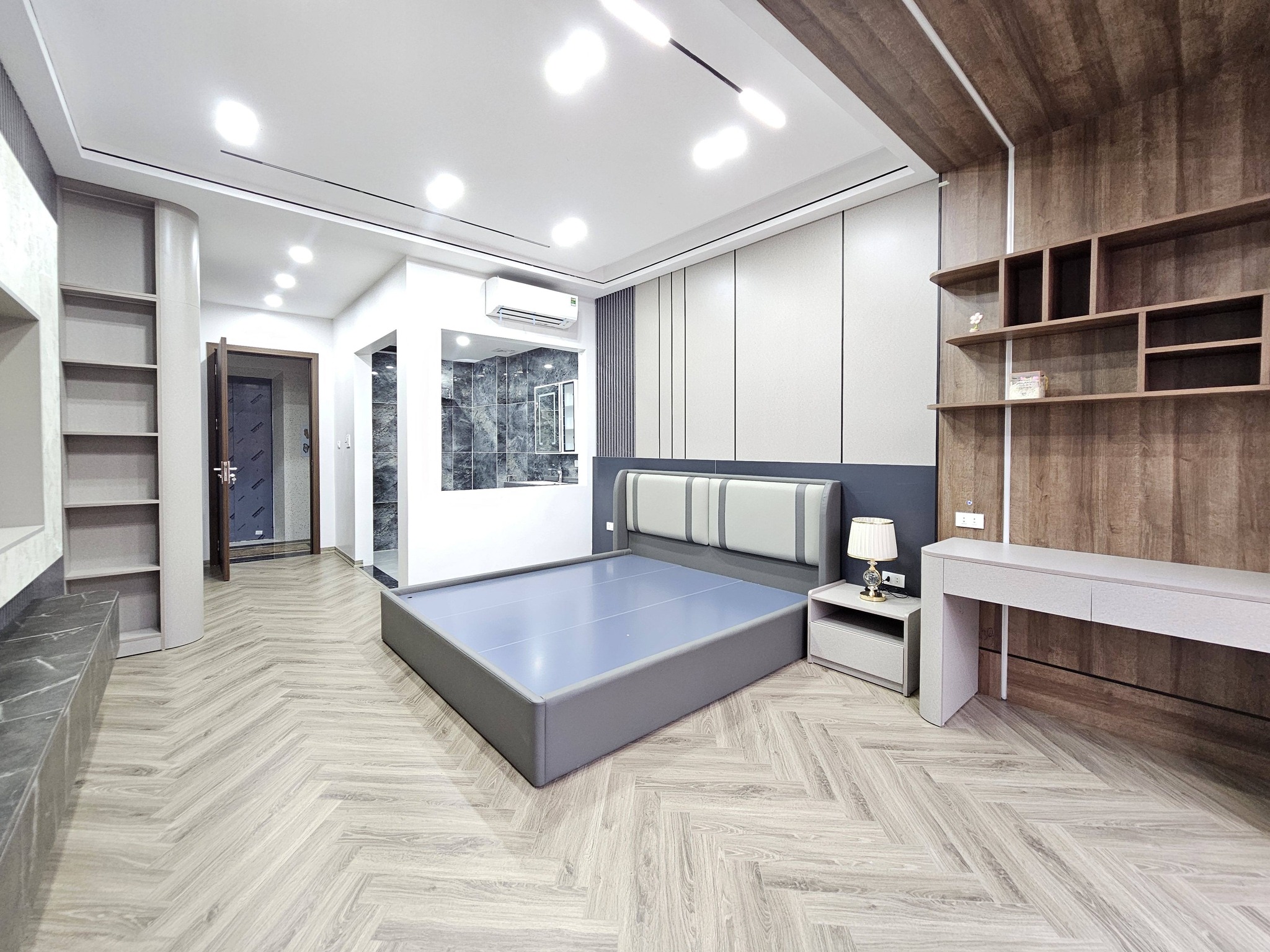 Bán nhà phố Nguyễn Văn Cừ, Gia Thụy, 7 tầng, DT 48m2, MT 4m, 4PN, thang máy, gara ô tô