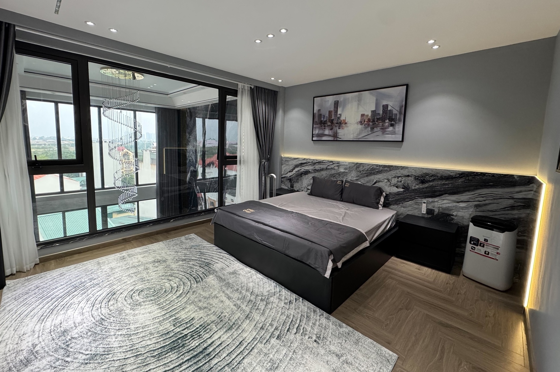 Bán nhà mặt ngõ Nguyễn Thời Trung, Thạch Bàn, 8 tầng, DT 90m2, MT 5m, 5PN, full nội thất