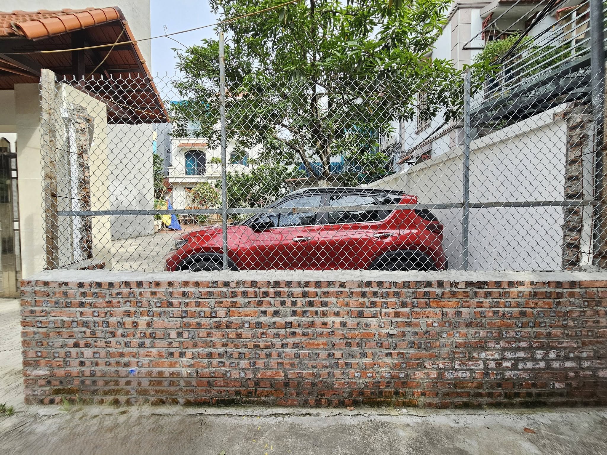 Bán đất phố Nguyễn Thời Trung, Thạch Bàn, DT 50m2, MT 4.5m, lô góc, ô tô vào nhà, 2026