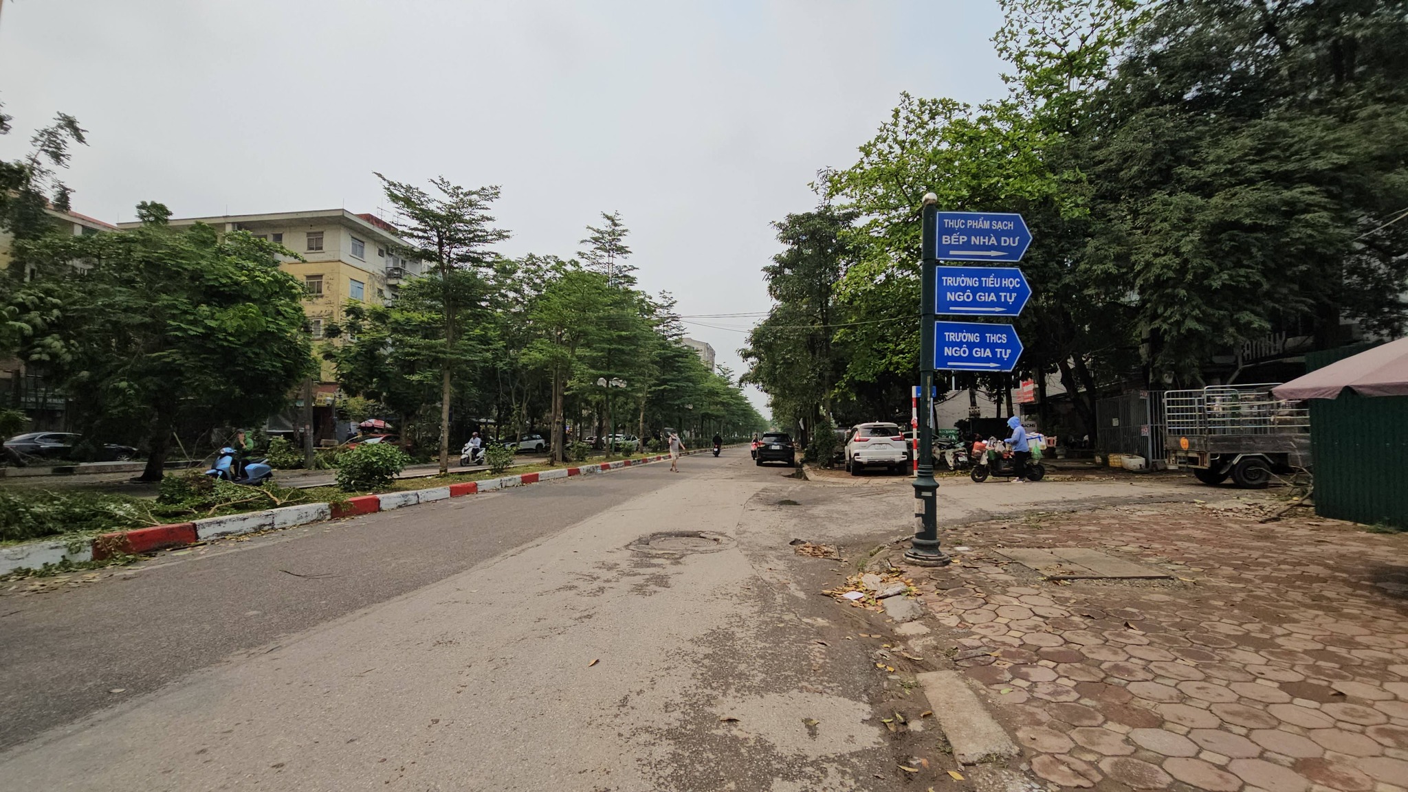Bán đất Ngõ 466 Ngô Gia Tự, Việt Hưng, DT 55m2, MT 4.5m, lô góc, ô tô vào nhà, 2026
