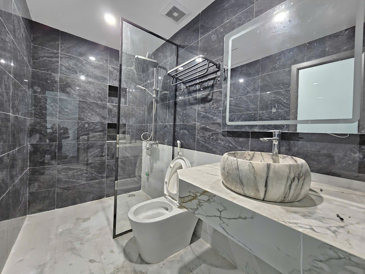 Bán nhà Ngõ 206 phố Cổ Linh, gần Aeon Mall, 7 tầng, DT 58m2, MT 4.5m, 4PN, 2026