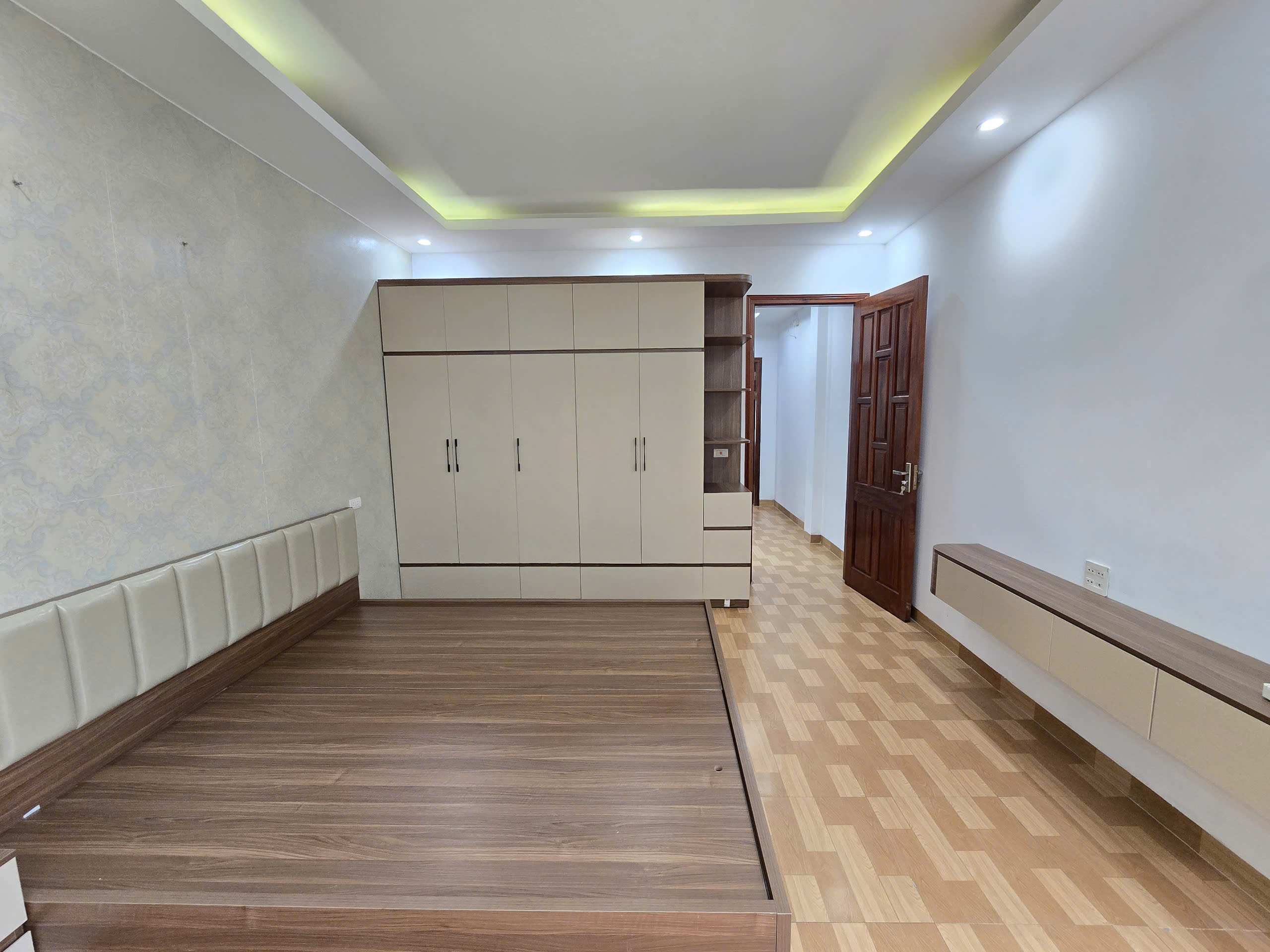 Bán nhà phố Vũ Đức Thận, sau BigC, Nhà 4 tầng, DT 50m2, MT 4m, 4PN, SĐCC, ĐÃ BÁN