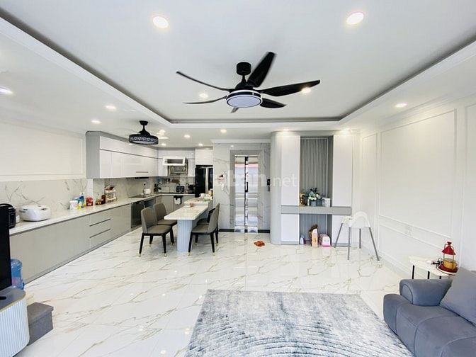 Bán nhà mặt ngõ phố Ngọc Lâm, 6 tầng, DT 37m2, MT 3.5m, 3PN, có thang máy, SĐCC