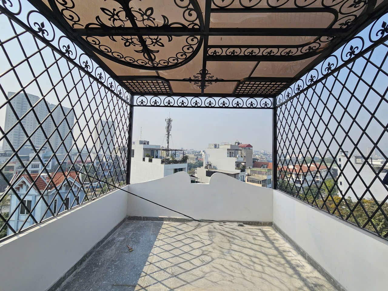 Bán nhà phân lô phố Cổ Linh, Thạch Bàn, 7 tầng, DT 40m2, MT 3.8m, 4PN, tiện kinh doanh