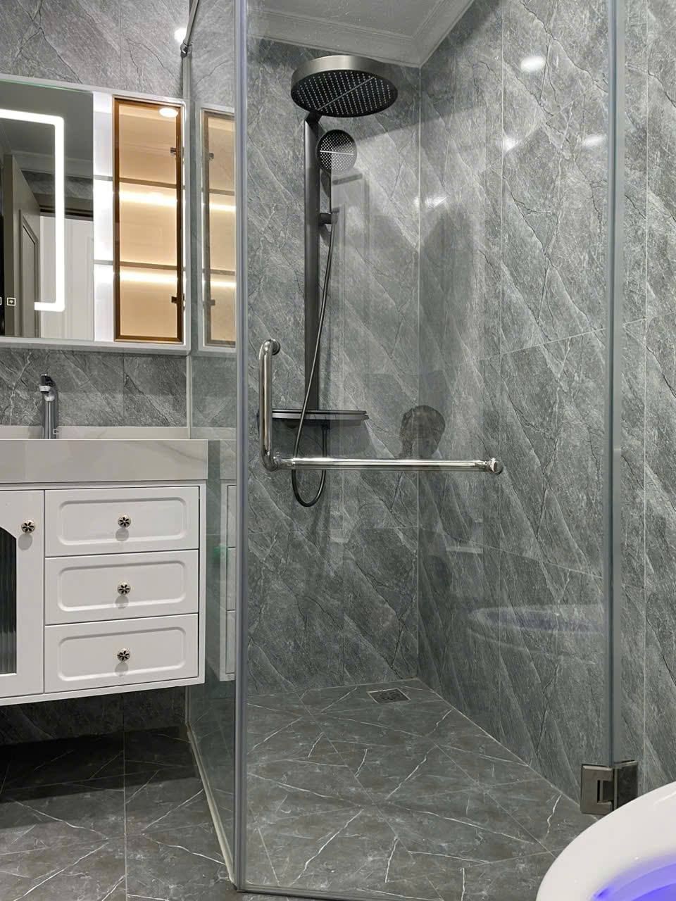 Bán nhà mặt ngõ phố Nguyễn Lam, gần Vinschool, 7 tầng, DT 65m2, MT 3.8m, 2025