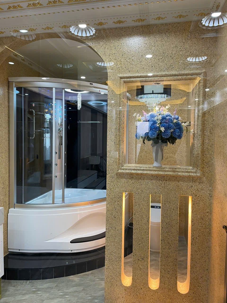 Bán nhà mặt ngõ phố Nguyễn Lam, gần Vinschool, 7 tầng, DT 65m2, MT 3.8m, 2025