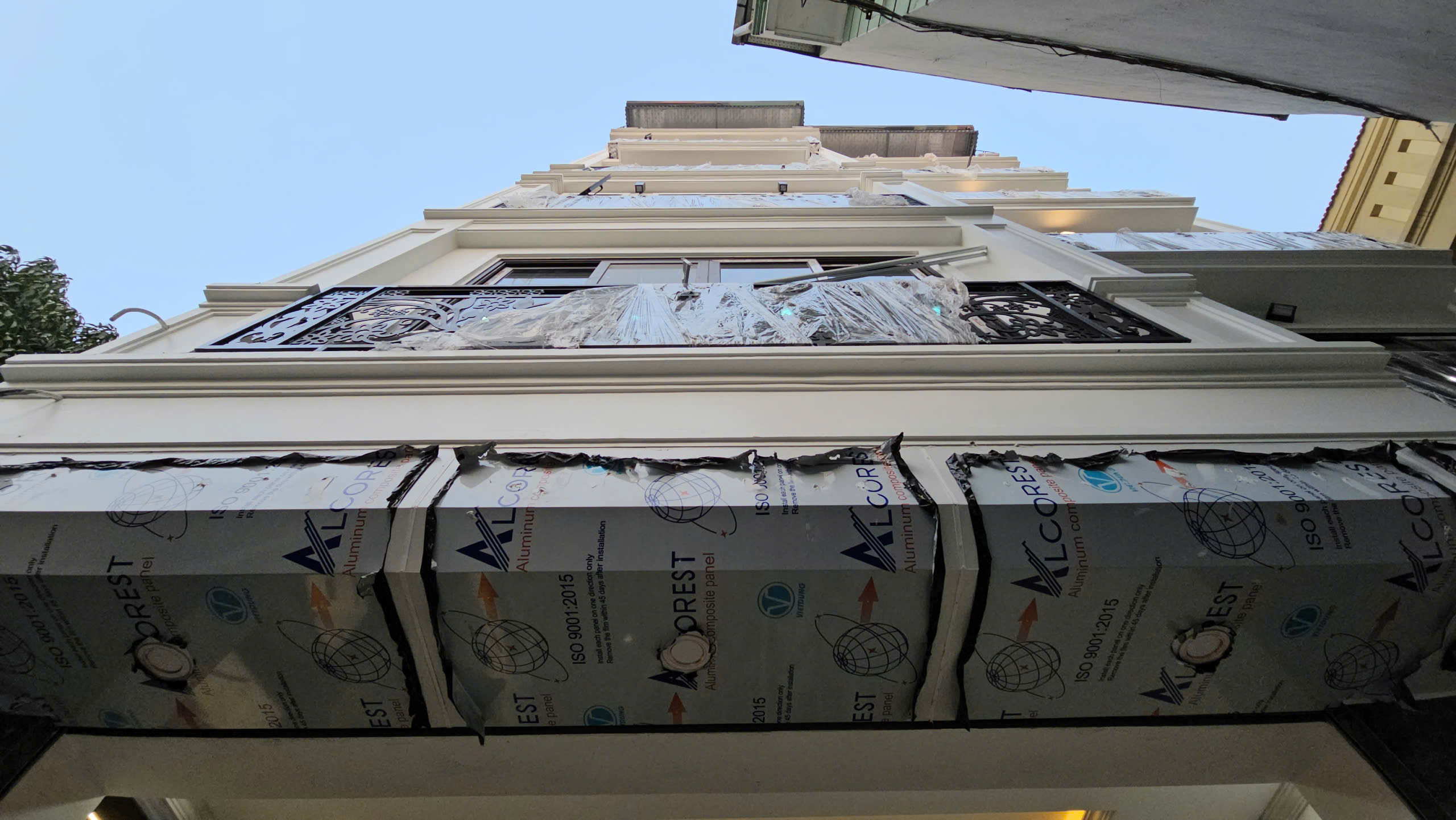 Bán nhà phố Thạch Bàn, Nhà 6 tầng, DT 39m2, MT 4.5m, 3PN, full nội thất, có thang máy, 2025