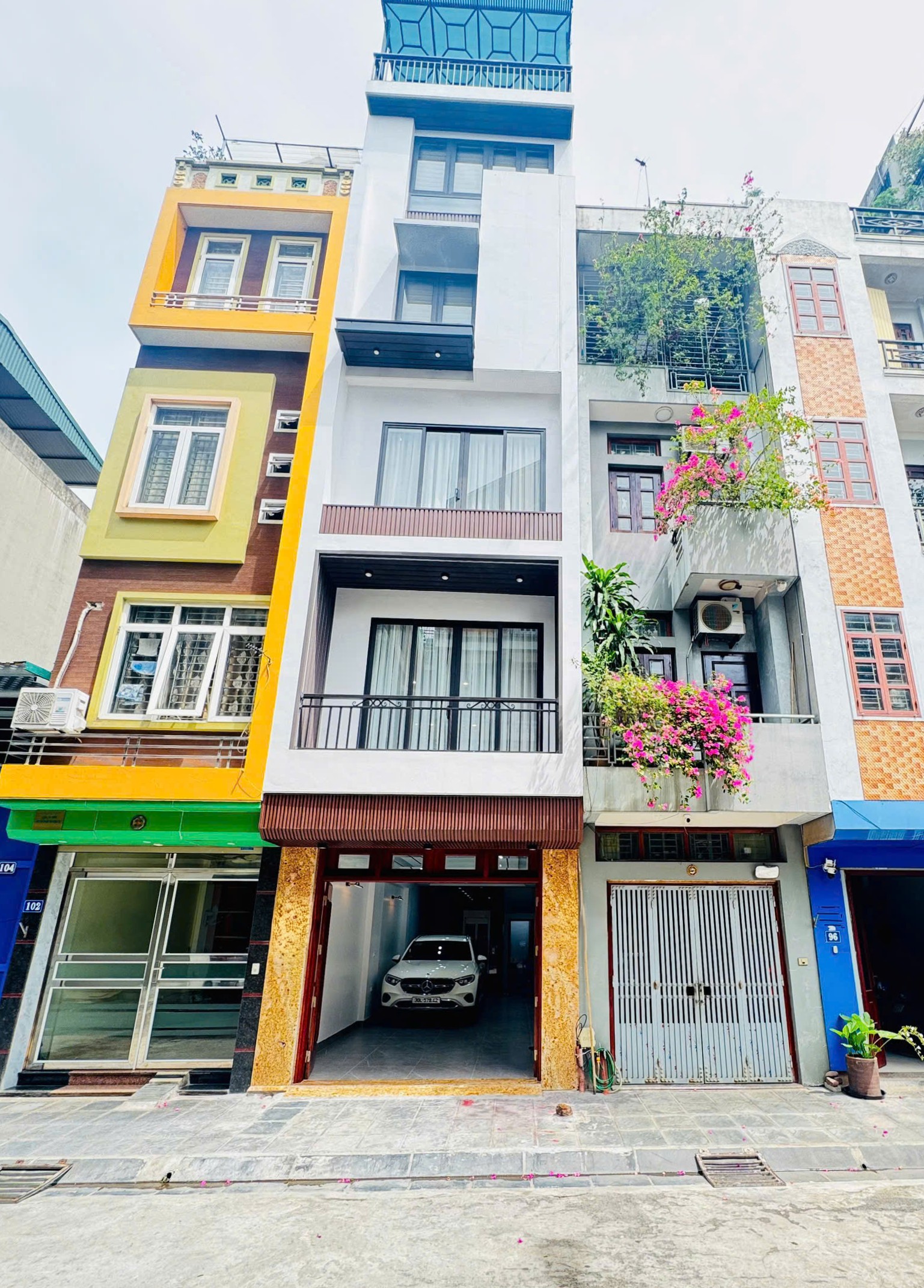Bán nhà phân lô phố Thanh Am, Việt Hưng, 6 tầng, DT 50m2, MT 4m, 4PN, full nội thất, đường 10m