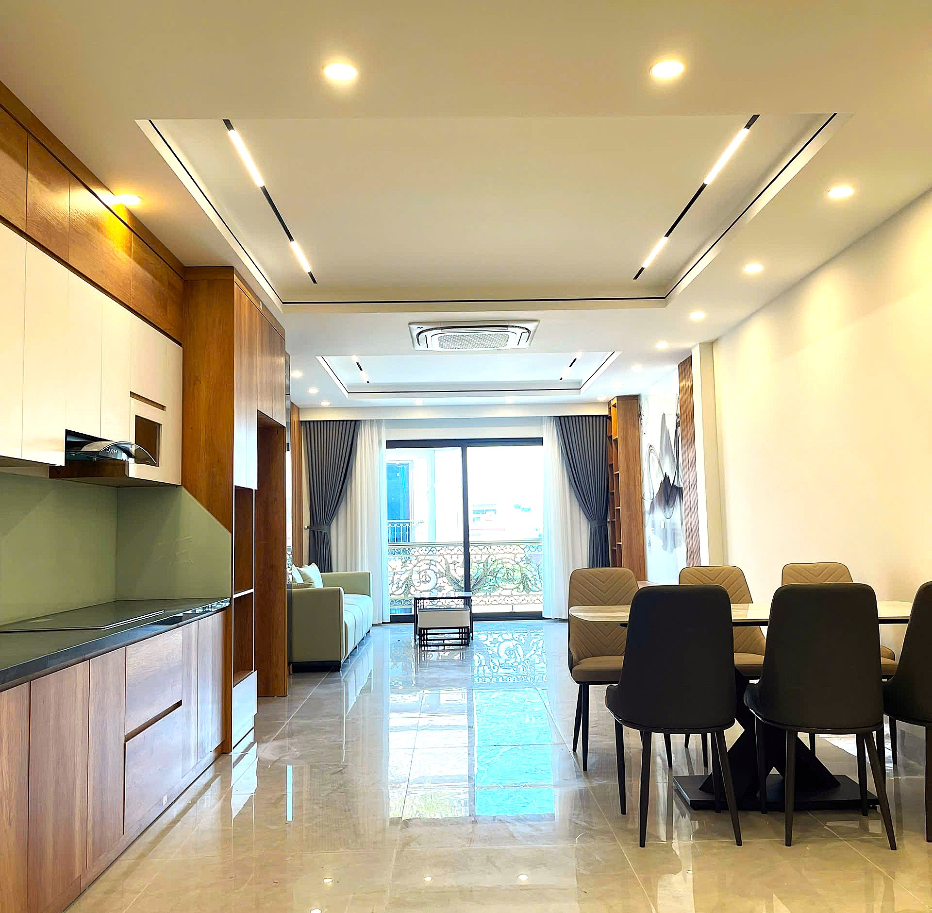 Bán nhà phân lô Thạch Bàn, 7 tầng, DT 56m2, MT 4.1m, có thang máy, gara ô tô, đường 11m