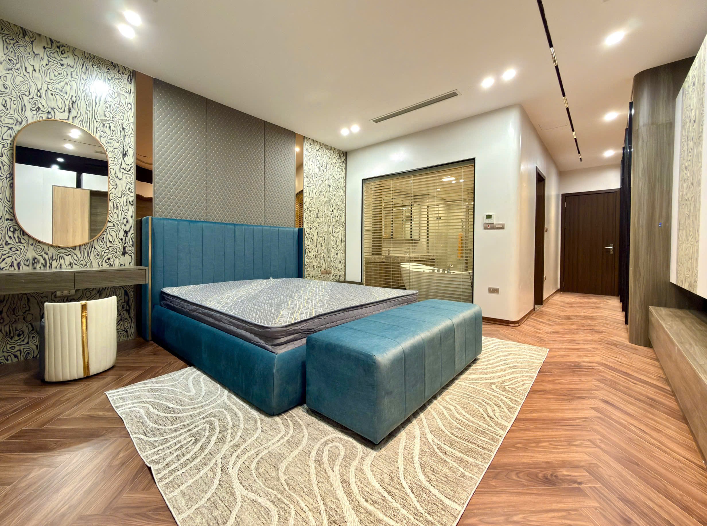 Bán nhà phố Nguyễn Văn Cừ, Gia Thụy, 7 tầng, DT 60m2, MT 4,7m, 4PN, full nội thất