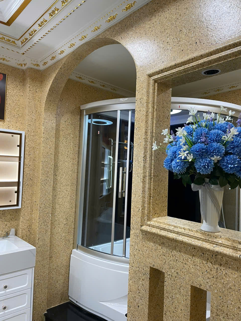 Bán nhà mặt ngõ phố Nguyễn Lam, gần Vinschool, 7 tầng, DT 65m2, MT 3.8m, 2025