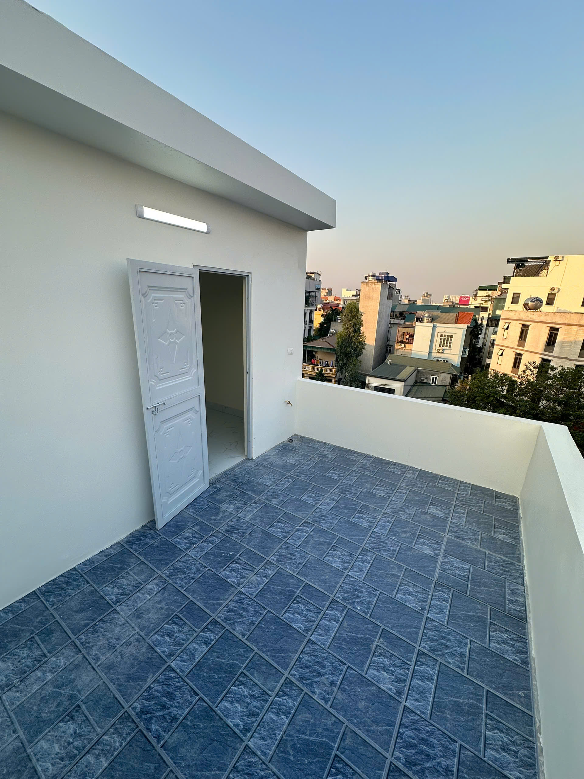 Bán nhà phố Đàm Quang Trung, gần cầu Vĩnh Tuy, 5 tầng, DT 30m2, MT 4m, ĐÃ BÁN