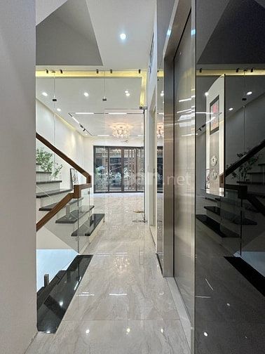 Bán nhà mặt ngõ phố Ngọc Lâm, 6 tầng, DT 37m2, MT 3.5m, 3PN, có thang máy, SĐCC