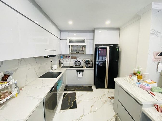 Bán nhà mặt ngõ phố Ngọc Lâm, 6 tầng, DT 37m2, MT 3.5m, 3PN, có thang máy, SĐCC