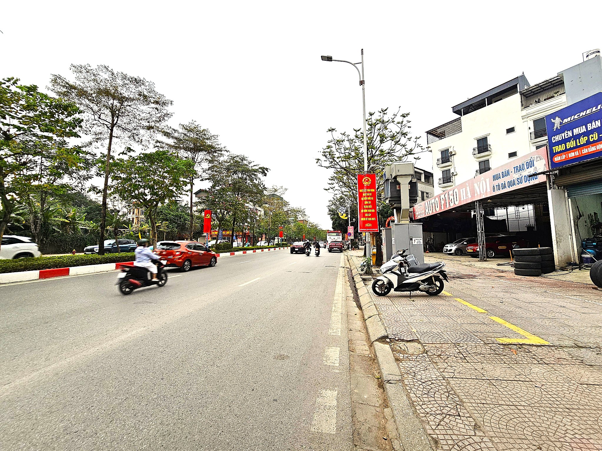 Bán đất mặt phố Cổ Linh, Thạch Bàn, DT 73m2, MT 7m, tiện kinh doanh, buôn bán, 32.5 tỷ