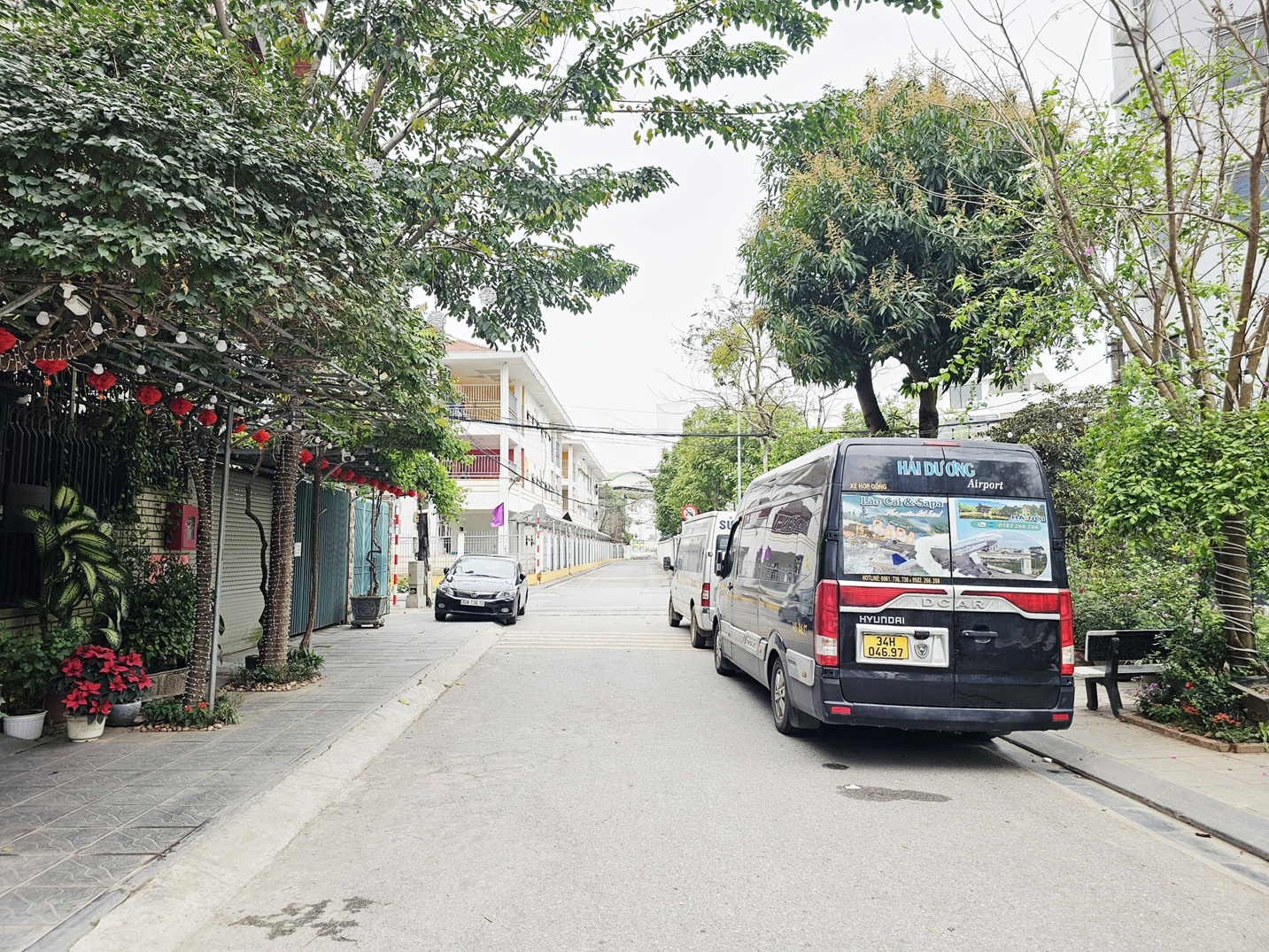 Bán đất phân lô phố Cổ Linh, Thạch Bàn, DT 40m2, MT 3.6m, đường 11m, tiện kinh doanh