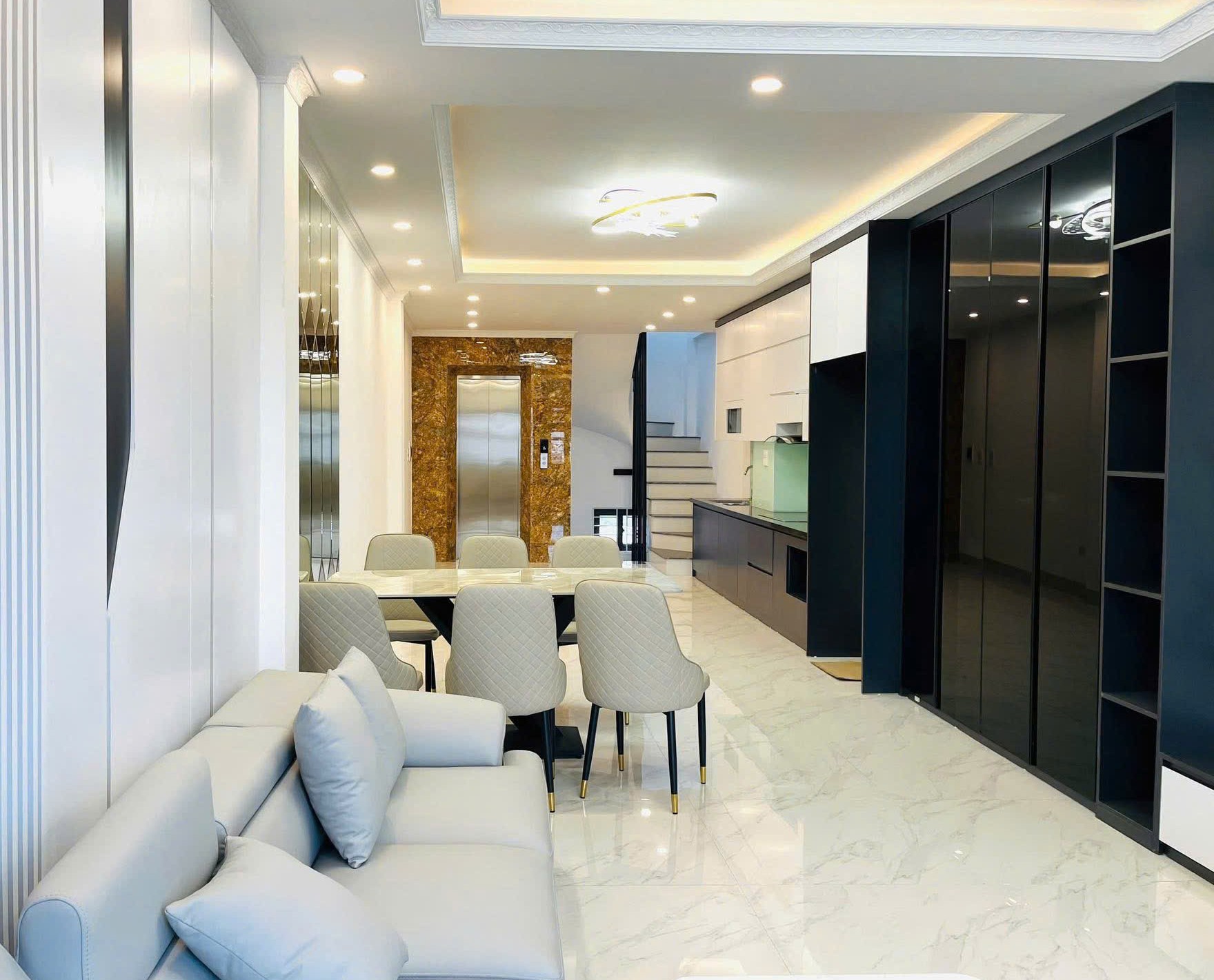 Bán nhà mặt ngõ phố Ngọc Trì, Thạch Bàn, 7 tầng, DT 58m2, MT 4.2m, tiện kinh doanh