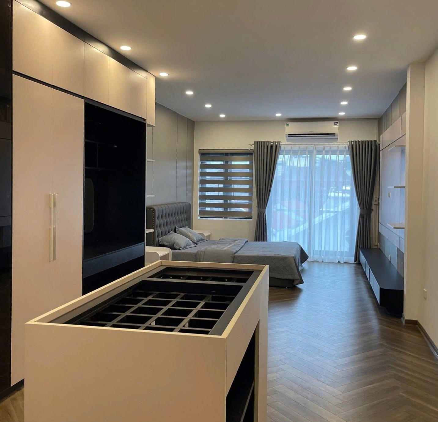 Bán nhà mặt ngõ phố Ngọc Trì, Thạch Bàn, 7 tầng, DT 58m2, MT 4.2m, tiện kinh doanh