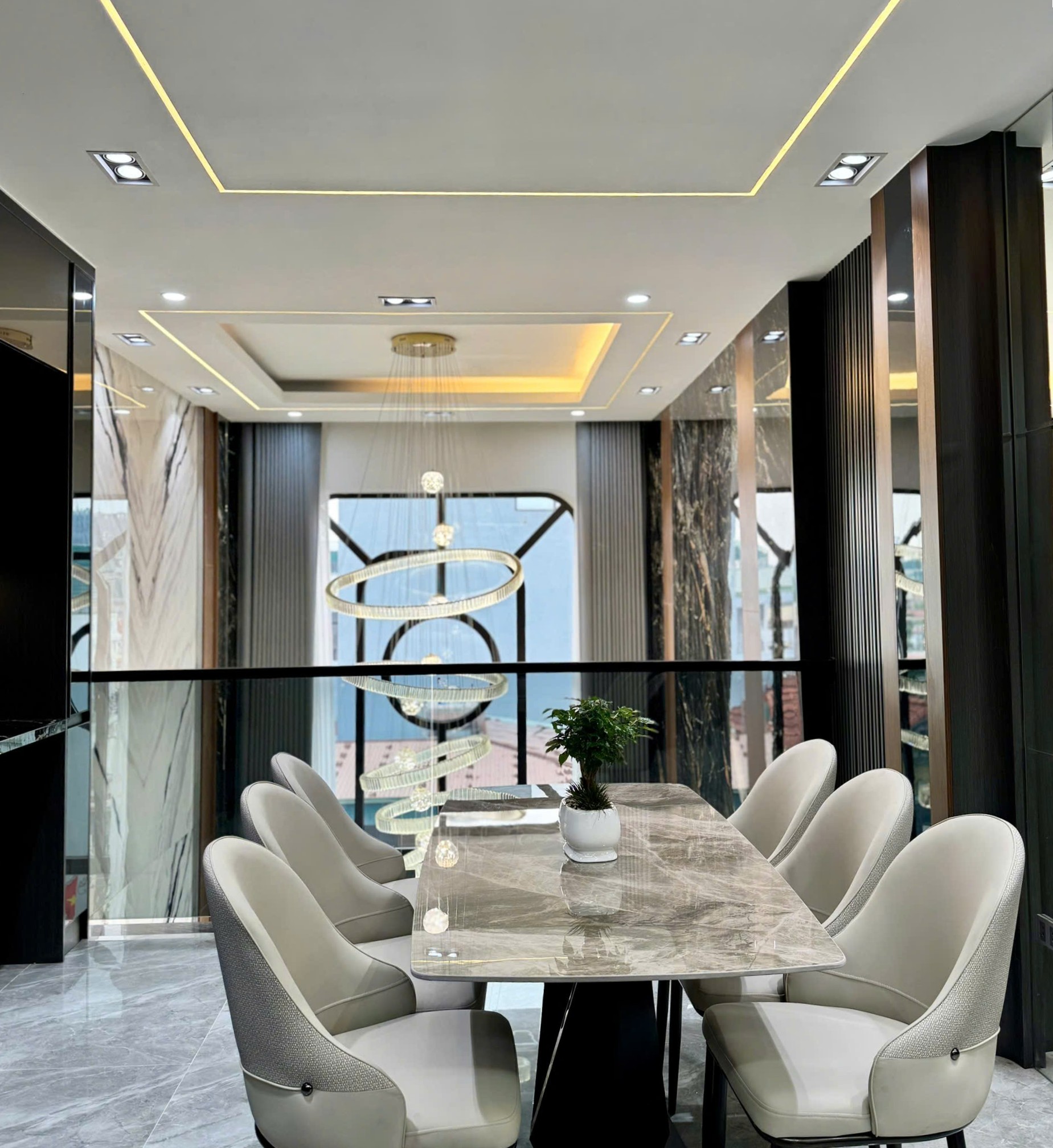 Bán nhà mặt ngõ phố Trạm, gần cầu Vĩnh Tuy, 7 tầng, DT 54m2, MT 4m, tiện kinh doanh