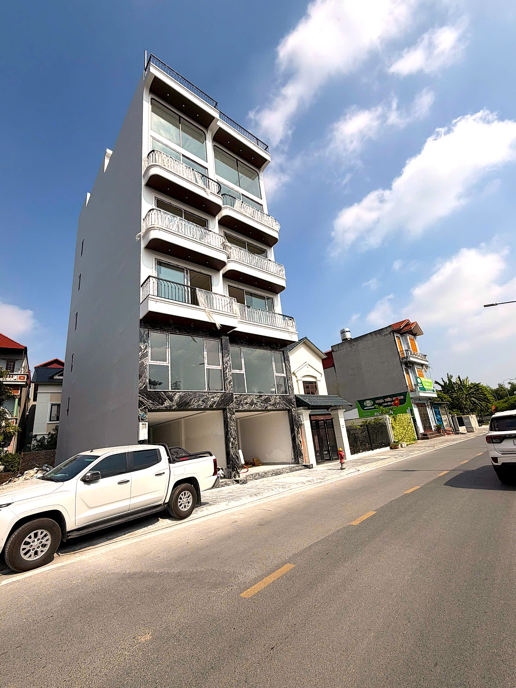 Bán nhà mặt phố Viên Chiếu, Phúc Lợi, 7 tầng, DT 76m2, MT 4,5m, tiện kinh doanh, văn phòng