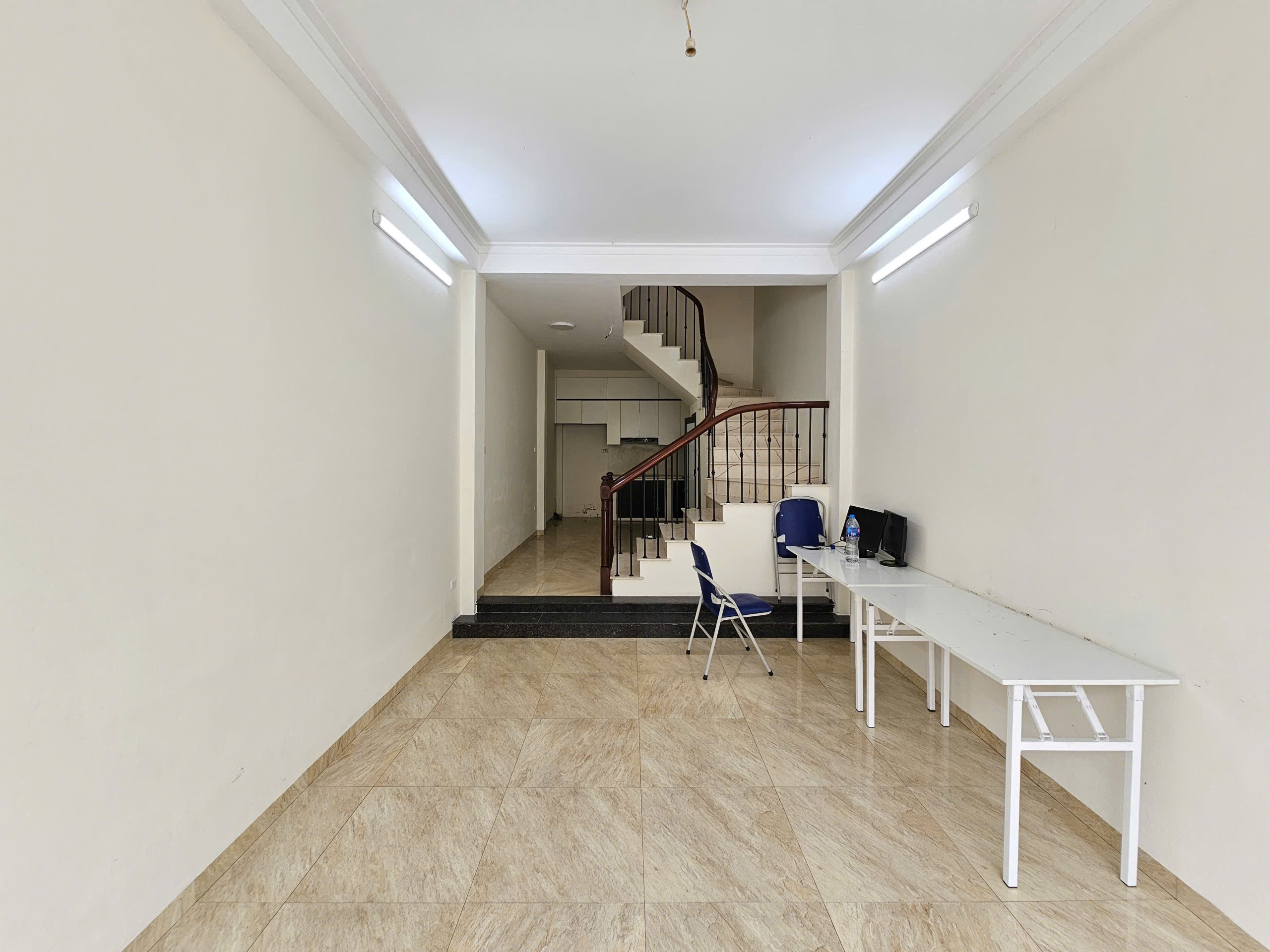 Bán nhà phân lô phố Cổ Linh, Thạch Bàn, 5 tầng, DT 40m2, MT 3.6m, 3PN, đường 11m