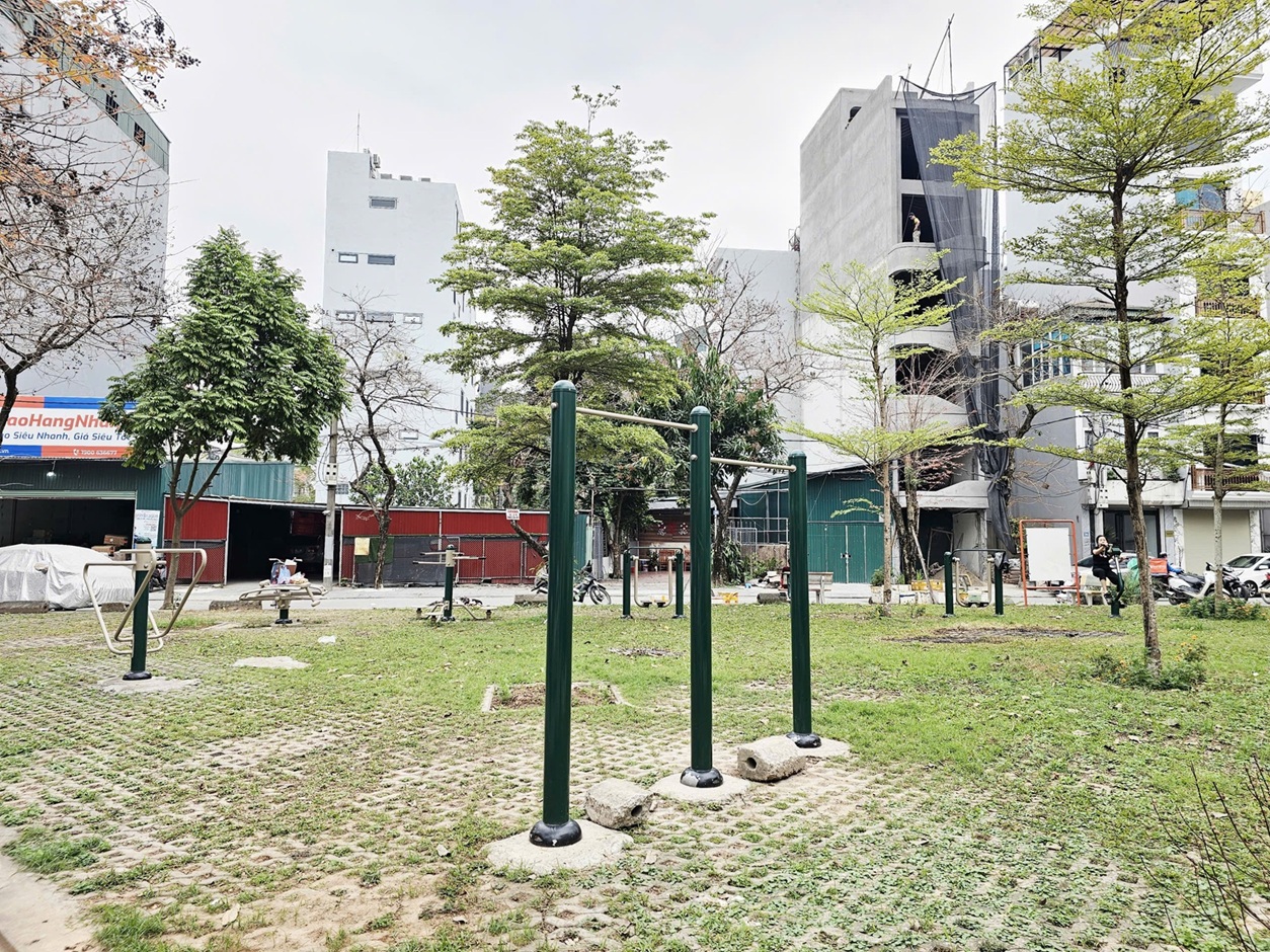 Bán nhà phân lô phố Cổ Linh, Thạch Bàn, 5 tầng, DT 40m2, MT 3.6m, 3PN, đường 11m