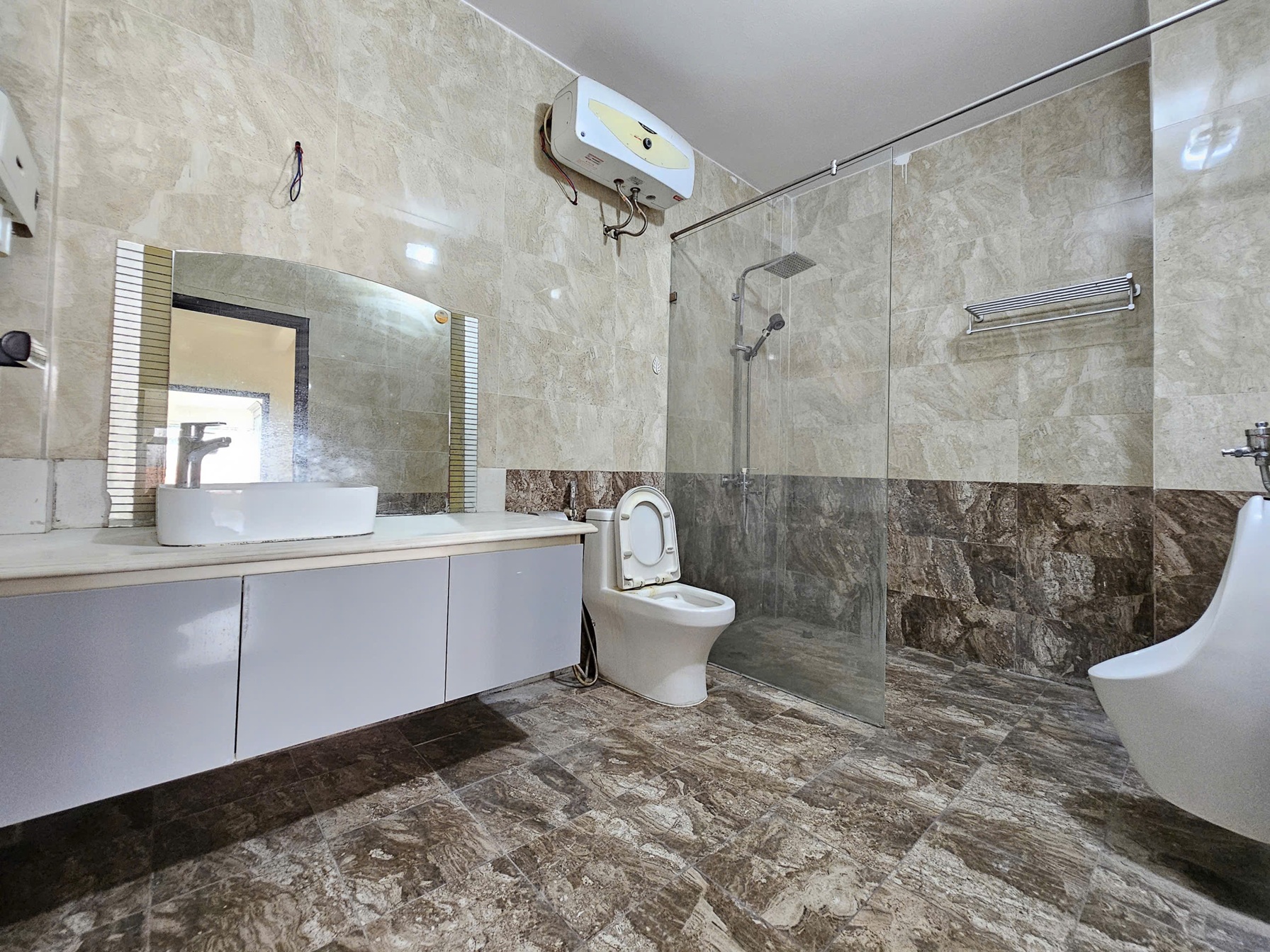 Bán nhà phân lô phố Cổ Linh, Thạch Bàn, 5 tầng, DT 40m2, MT 3.6m, 3PN, đường 11m