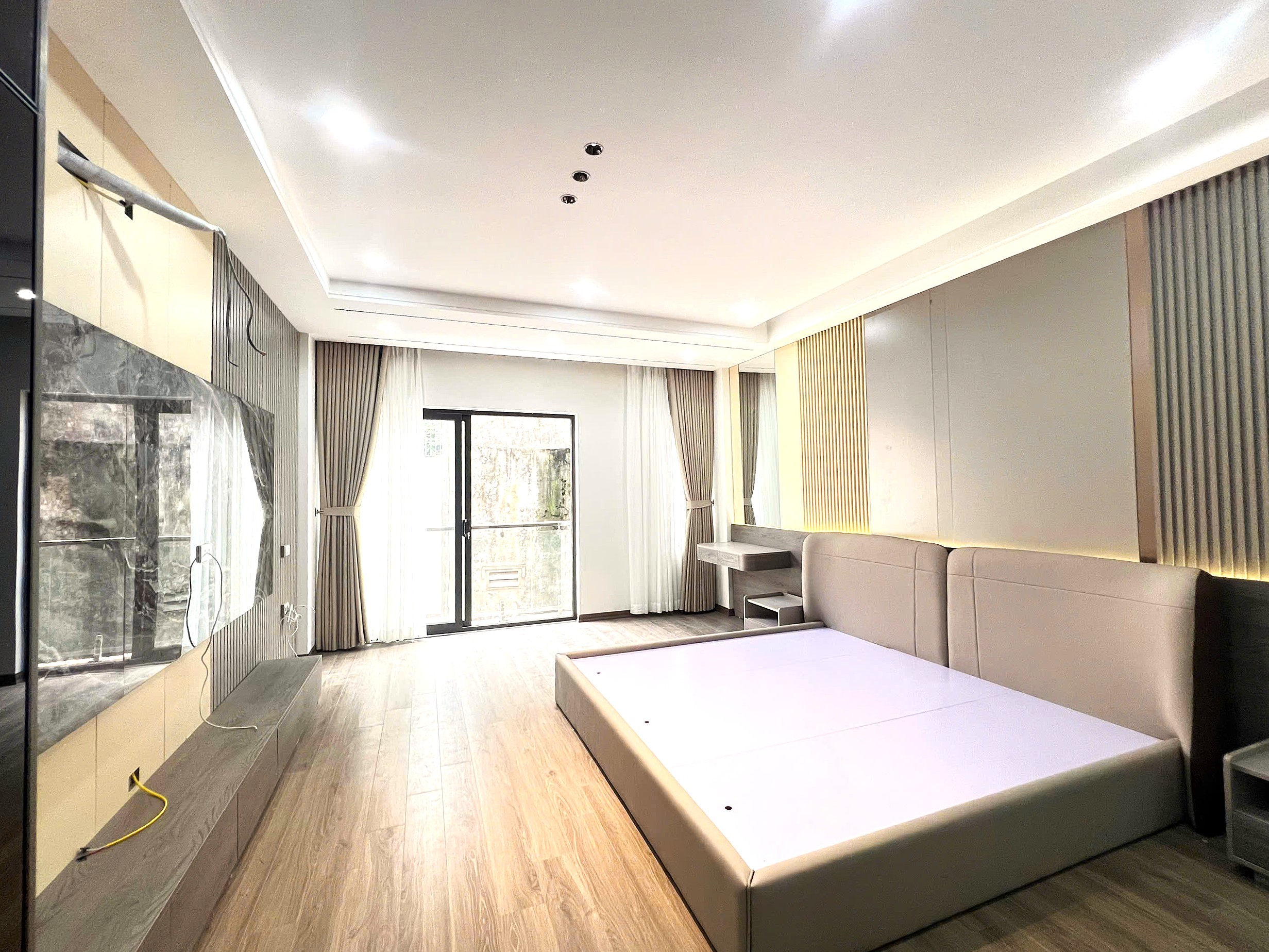 Bán nhà ngõ 541 phố Bát Khối, 6 tầng, DT 50m2, MT 4m, 3PN, full nội thất, thang máy, gara ô tô