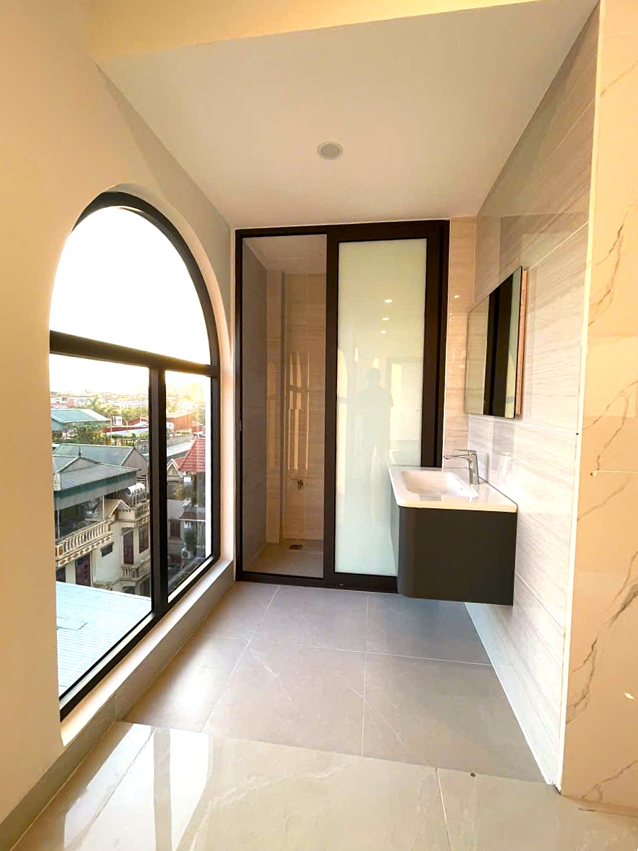 Bán nhà phân lô Ngõ 95 Vũ Xuân Thiều, 7 tầng, DT 58m2, MT 10m, 3PN, thang máy, gara ô tô