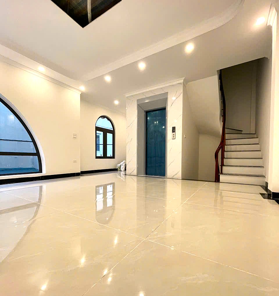Bán nhà phân lô Ngõ 95 Vũ Xuân Thiều, 7 tầng, DT 58m2, MT 10m, 3PN, thang máy, gara ô tô