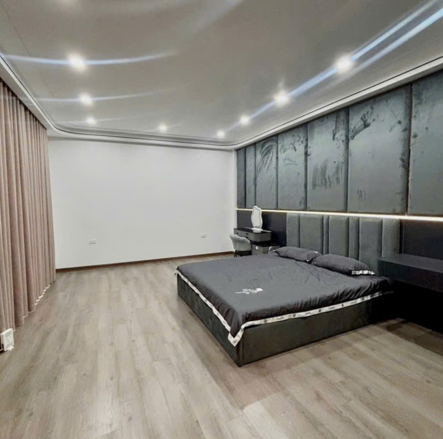 Bán nhà Ngõ 201 Phúc Lợi, 6 tầng, DT 50m2, MT 8.5m, 4PN, Full nội thất, có thang máy