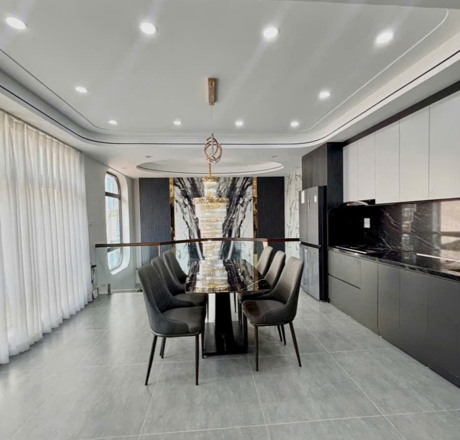 Bán nhà Ngõ 201 Phúc Lợi, 6 tầng, DT 50m2, MT 8.5m, 4PN, Full nội thất, có thang máy