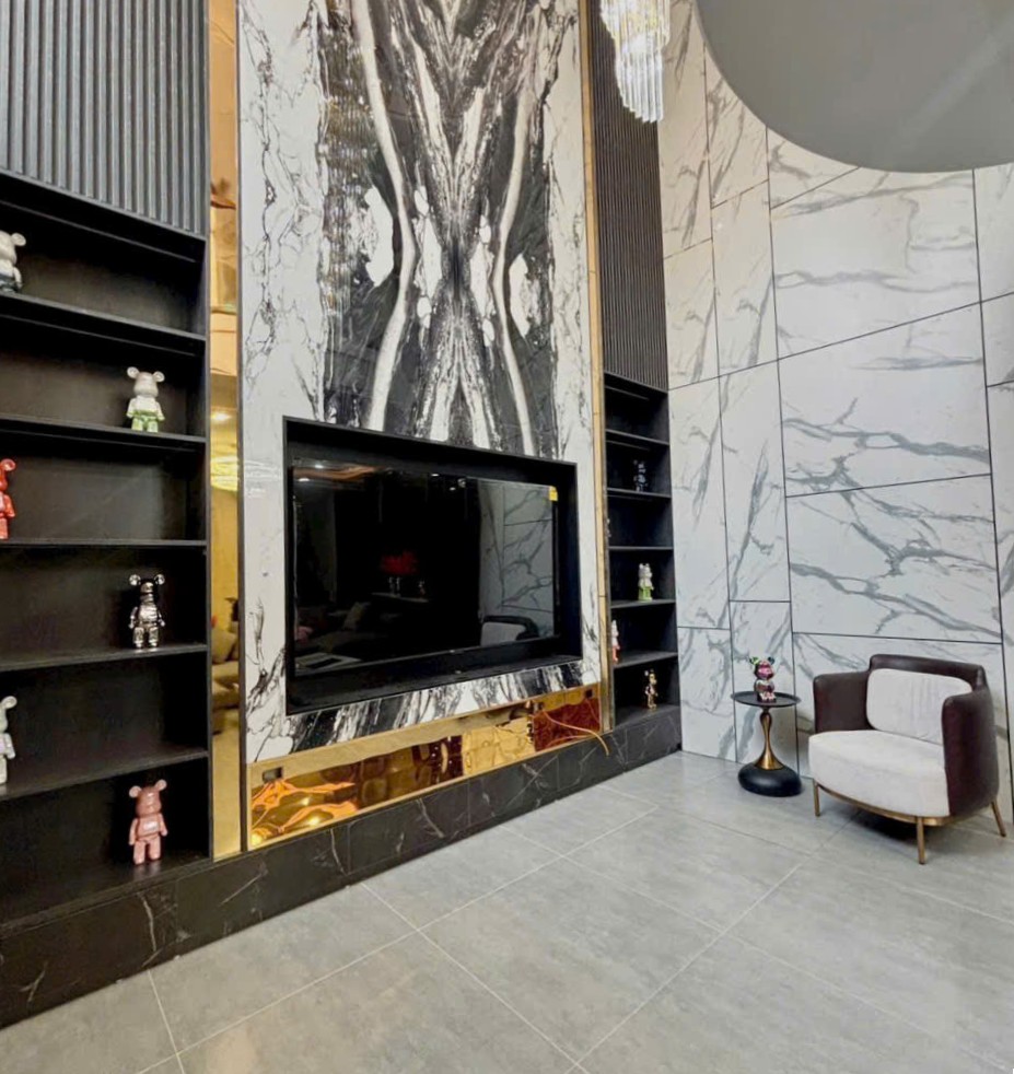 Bán nhà Ngõ 201 Phúc Lợi, 6 tầng, DT 50m2, MT 8.5m, 4PN, Full nội thất, có thang máy