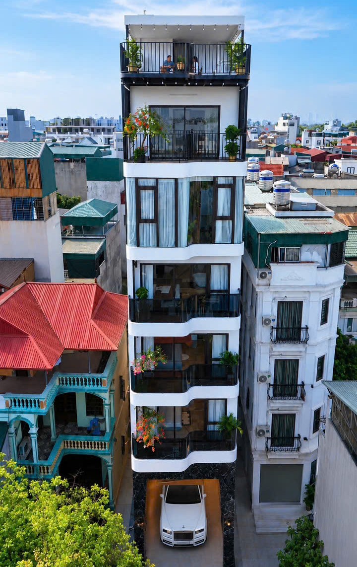 Bán nhà phố Tư Đình, gần cầu Trần Hưng Đạo, 8 tầng, DT 55m2, MT 5.1m, 4PN, full nội thất