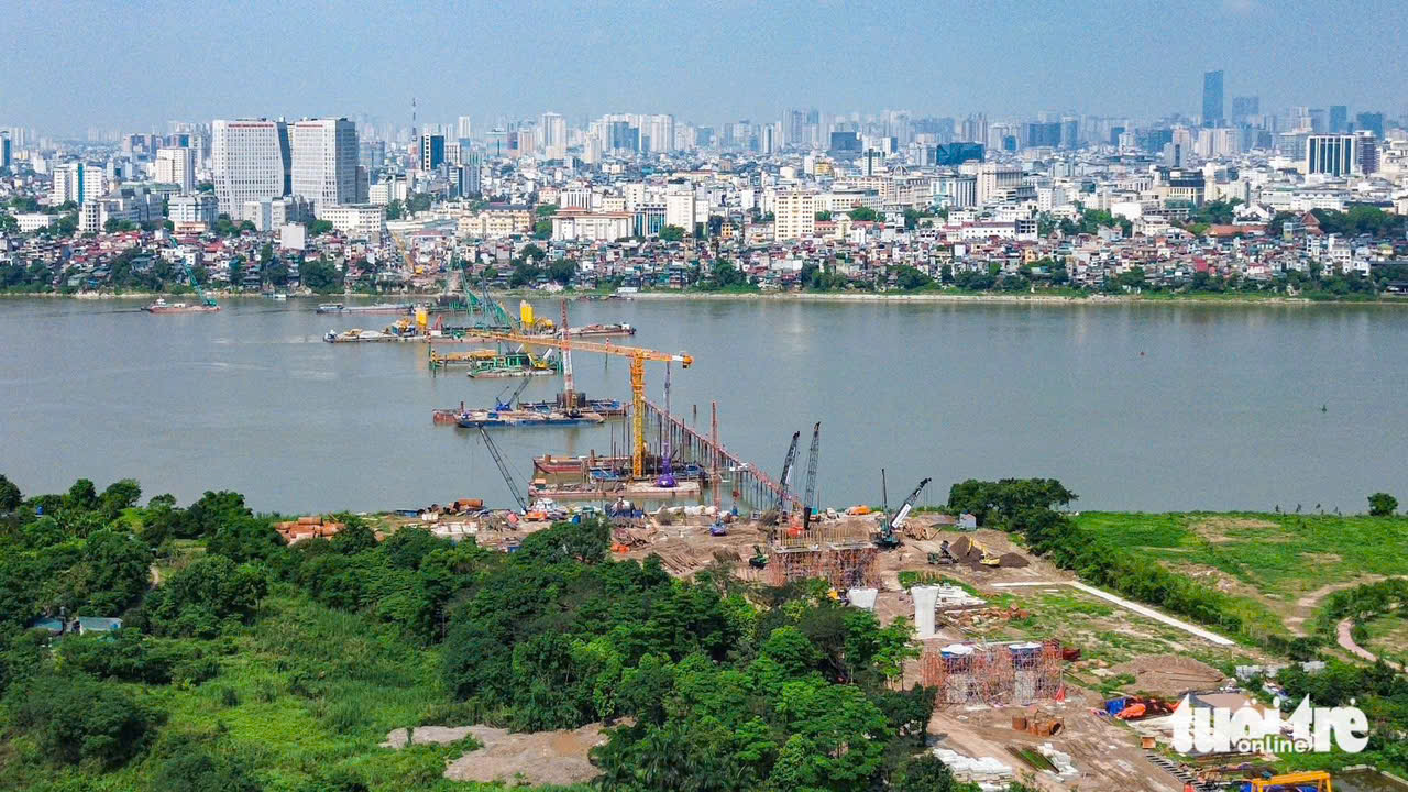 Bán nhà phố Tư Đình, gần cầu Trần Hưng Đạo, 8 tầng, DT 55m2, MT 5.1m, 4PN, full nội thất