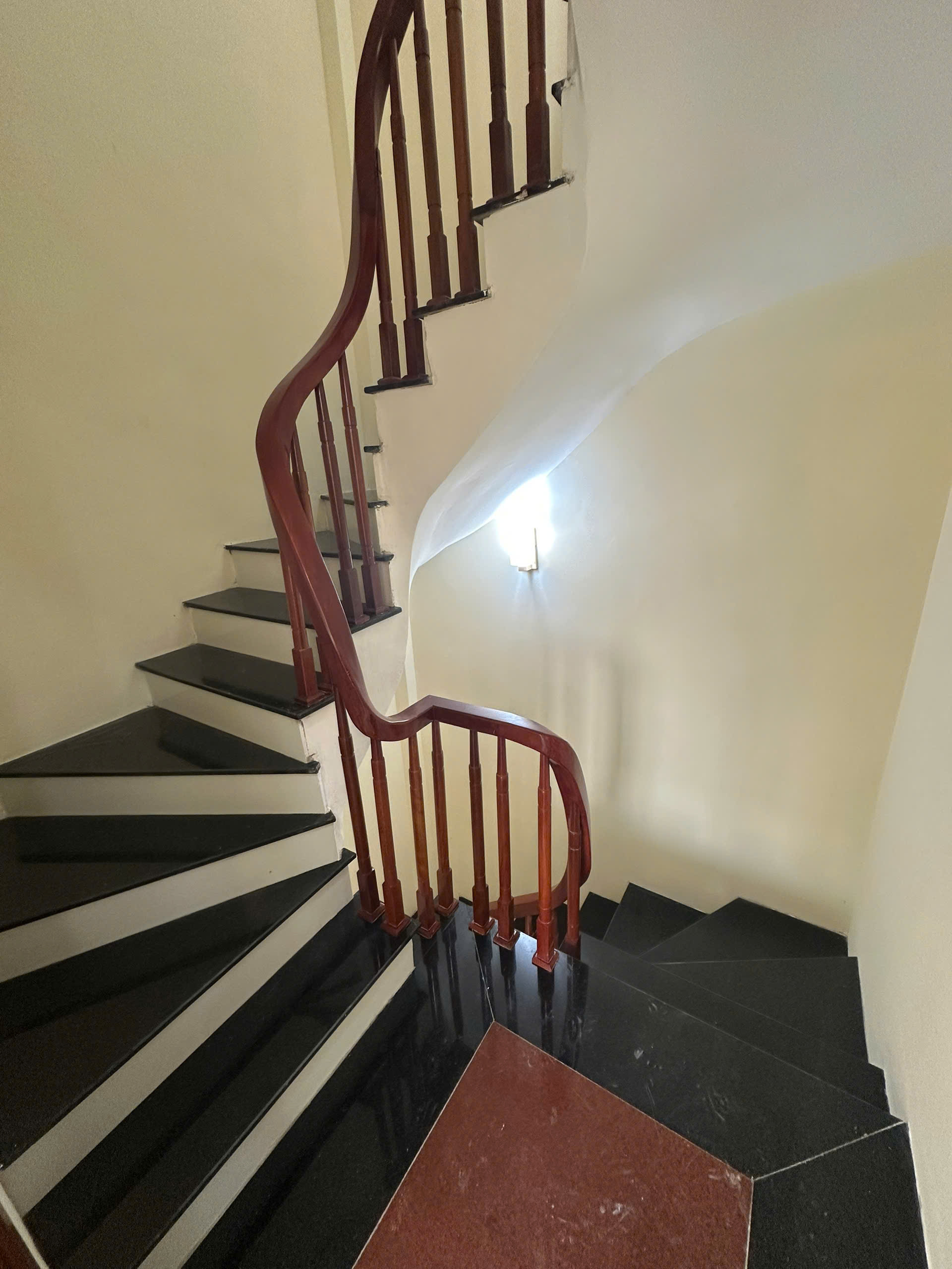 Bán nhà phố Đàm Quang Trung, gần cầu Vĩnh Tuy, 5 tầng, DT 30m2, MT 4m, ĐÃ BÁN