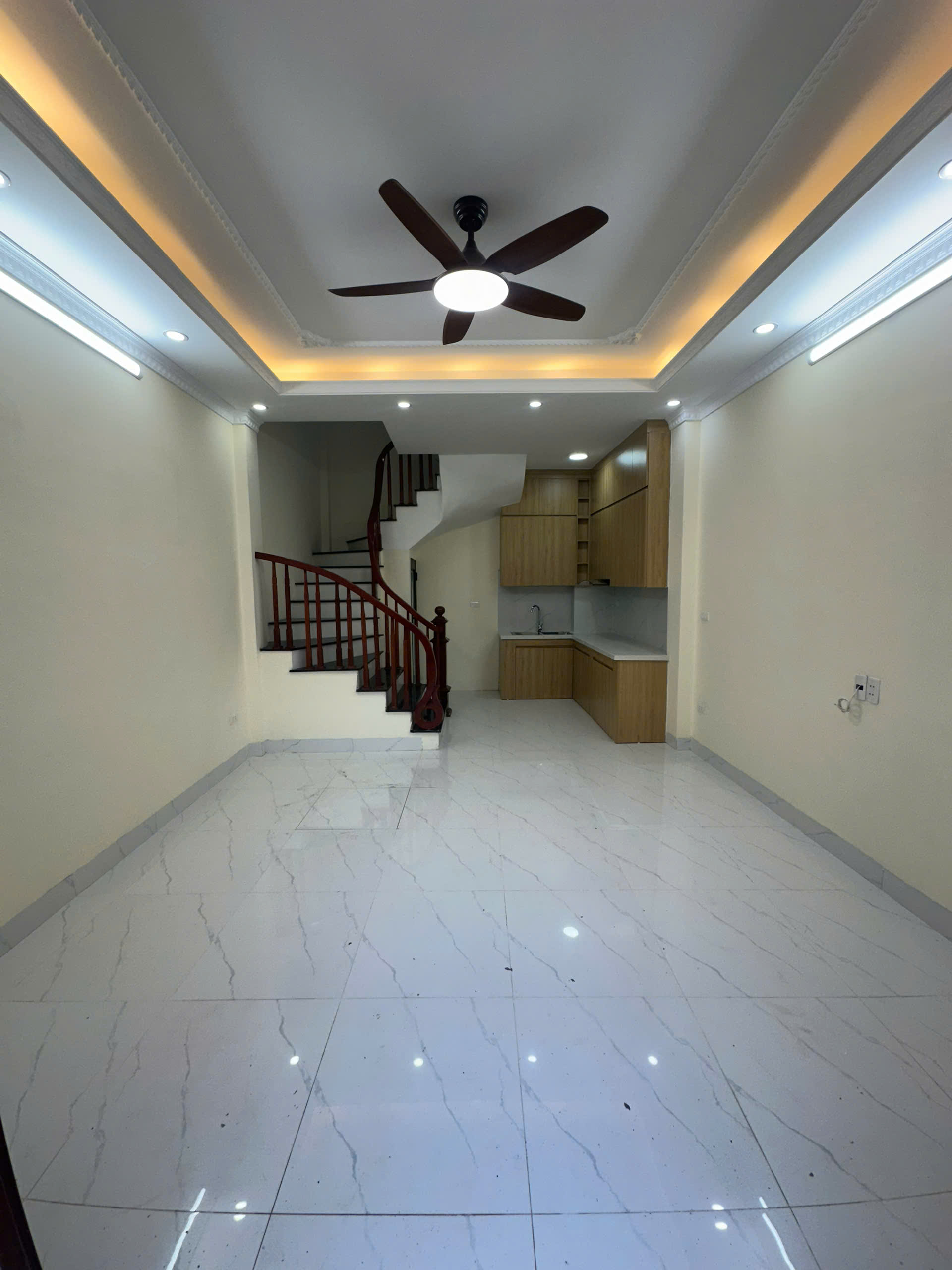 Bán nhà phố Đàm Quang Trung, gần cầu Vĩnh Tuy, 5 tầng, DT 30m2, MT 4m, ĐÃ BÁN