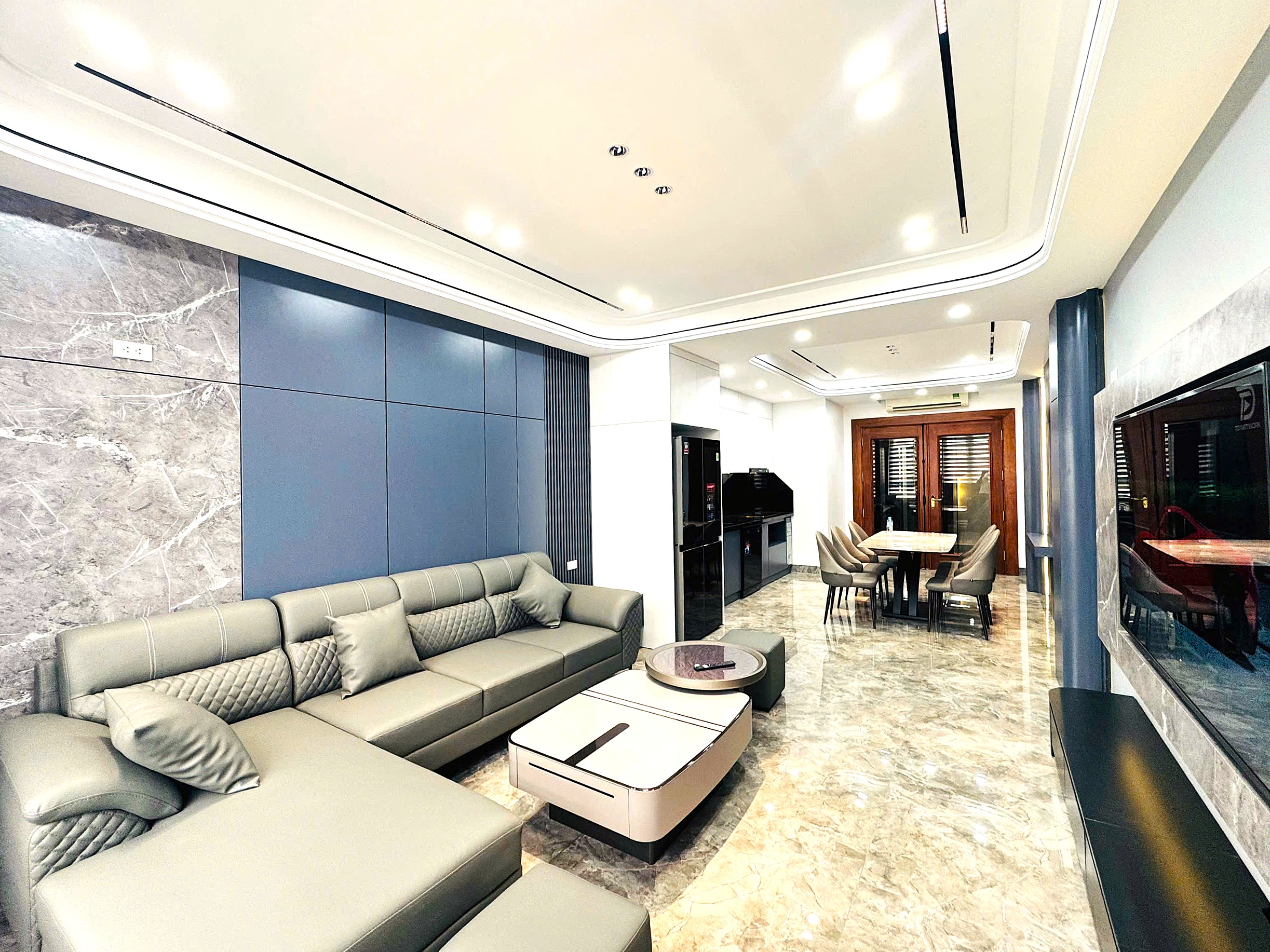 Bán nhà phân lô phố Thanh Am, Việt Hưng, 6 tầng, DT 50m2, MT 4m, 4PN, full nội thất, đường 10m