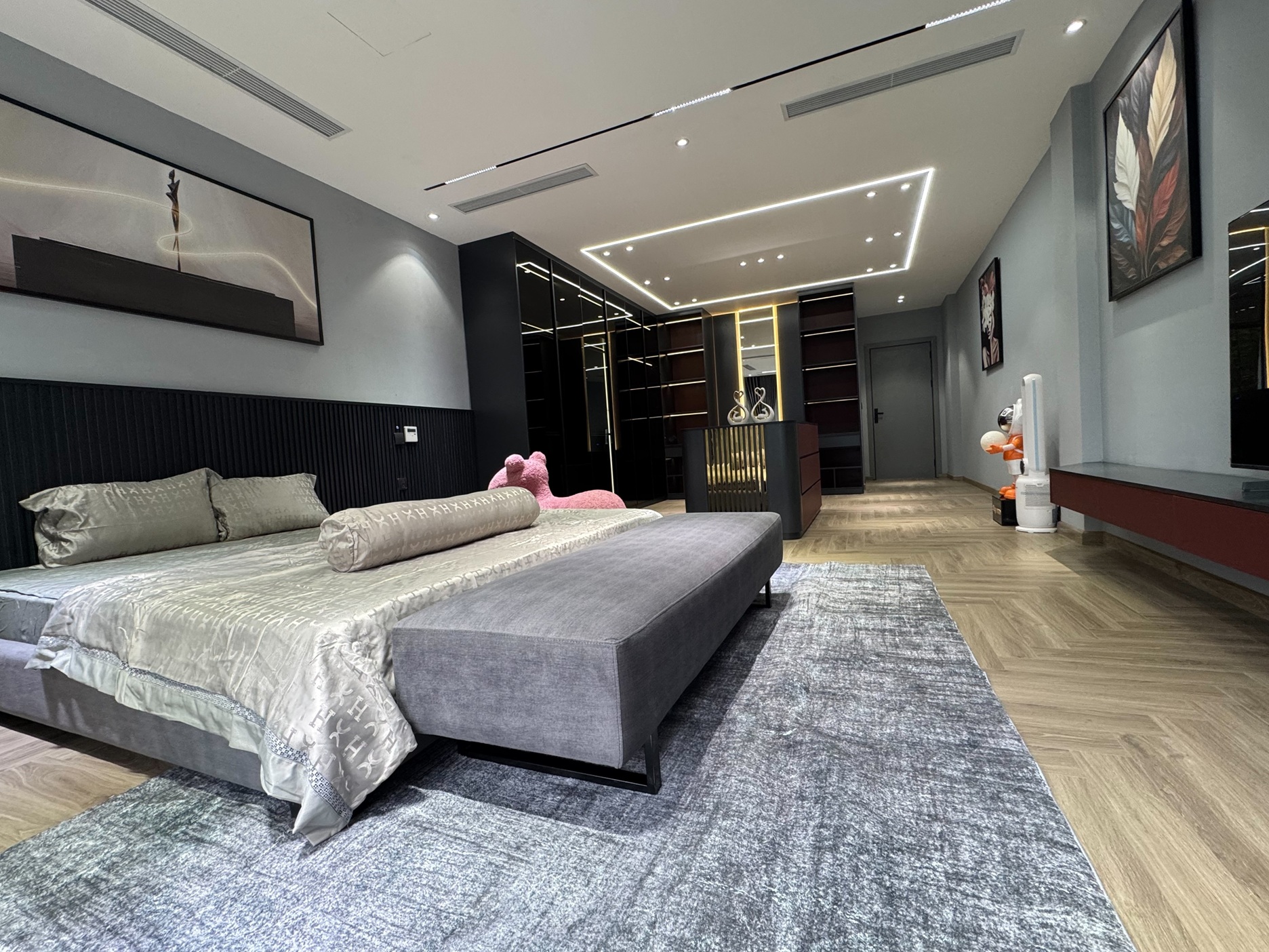 Bán nhà mặt ngõ Nguyễn Thời Trung, Thạch Bàn, 8 tầng, DT 90m2, MT 5m, 5PN, full nội thất