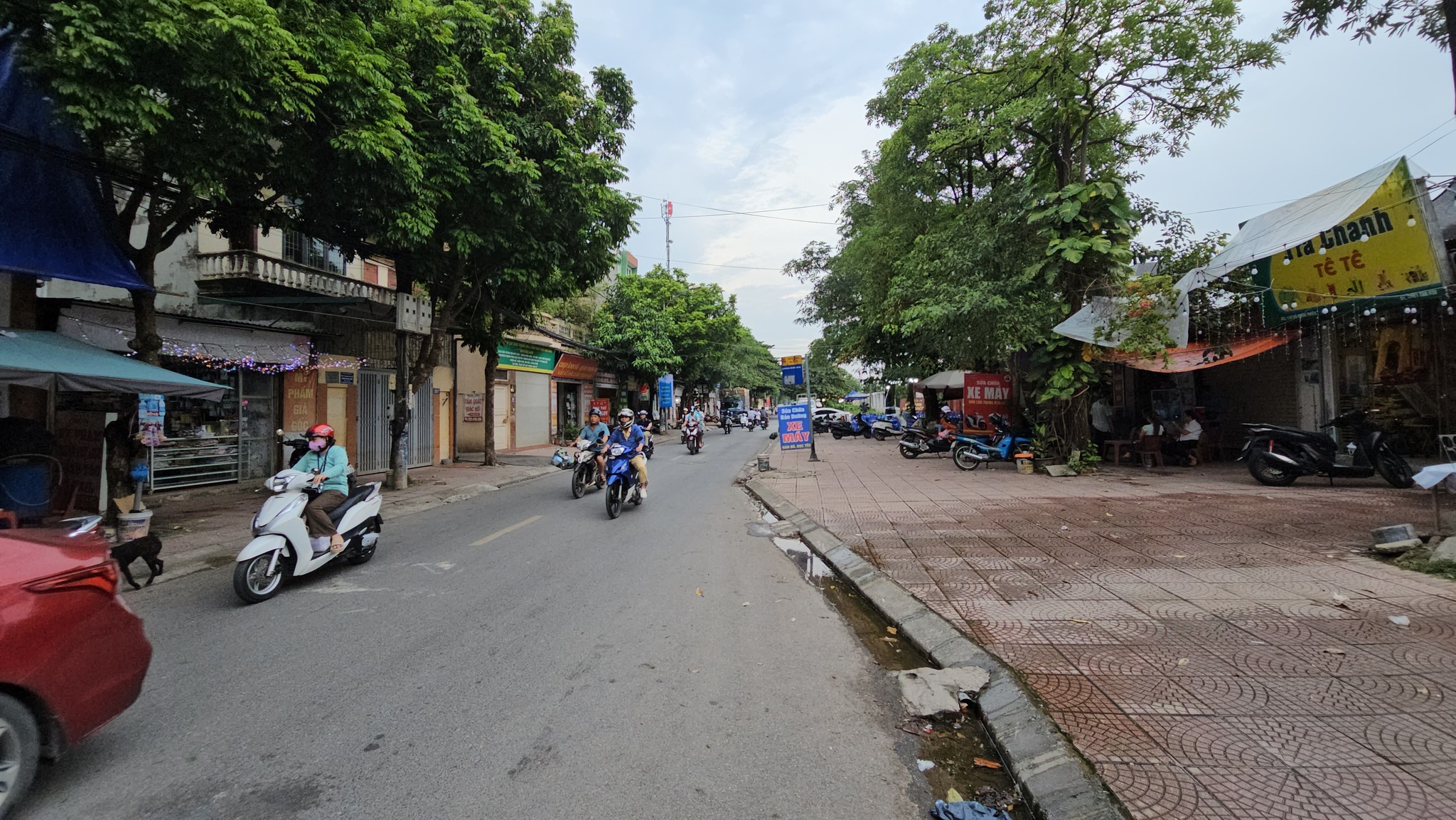 Bán nhà mặt phố Vũ Xuân Thiều, Phúc Lợi, DT 90m2, MT 4,5m, đường 22m, tiện kinh doanh