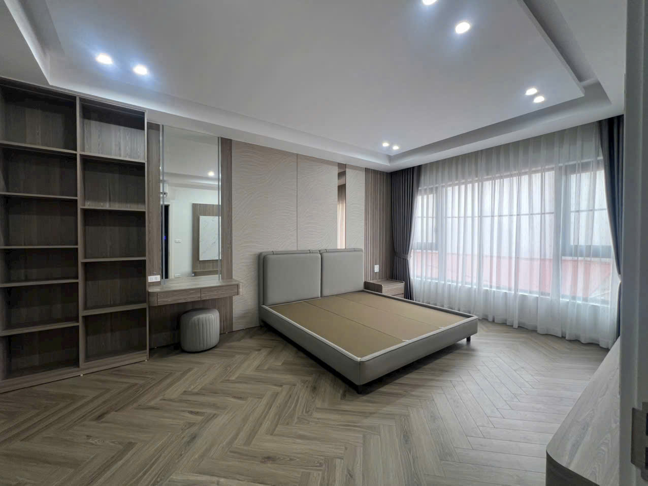 Bán nhà Ngõ 344 Ngọc Thụy, gần Trường Việt Pháp, 8 tầng, DT 51m2, MT 6m, thang máy, gara