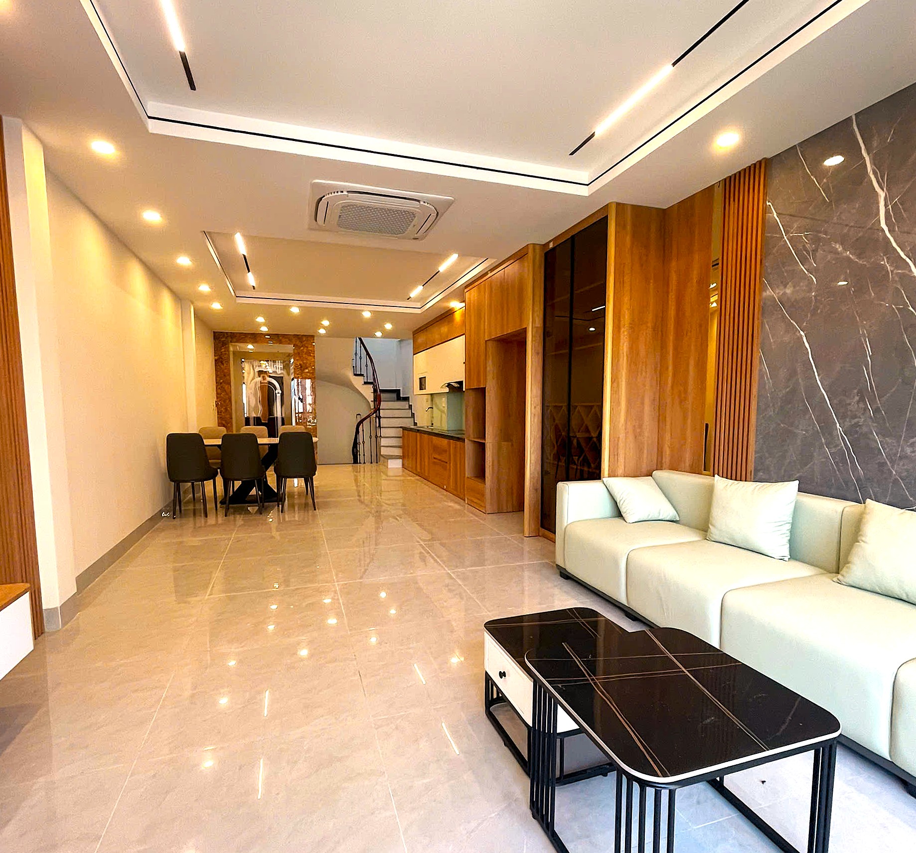 Bán nhà phân lô Thạch Bàn, 7 tầng, DT 56m2, MT 4.1m, có thang máy, gara ô tô, đường 11m