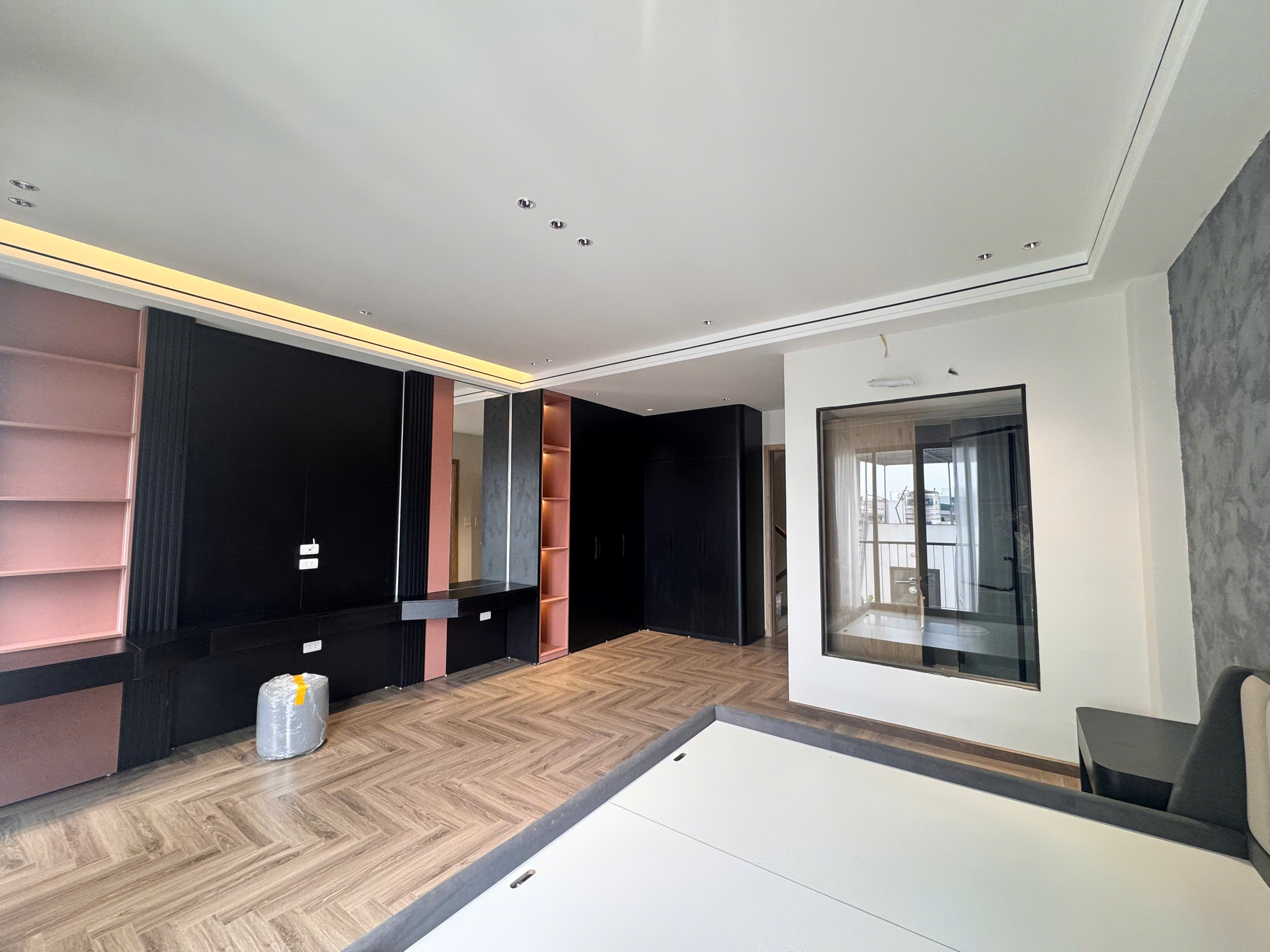 Bán nhà phố Nguyễn Thời Trung, Thạch Bàn, 7 tầng, DT 50m2, MT 5.2m, 4PN, FULL nội thất