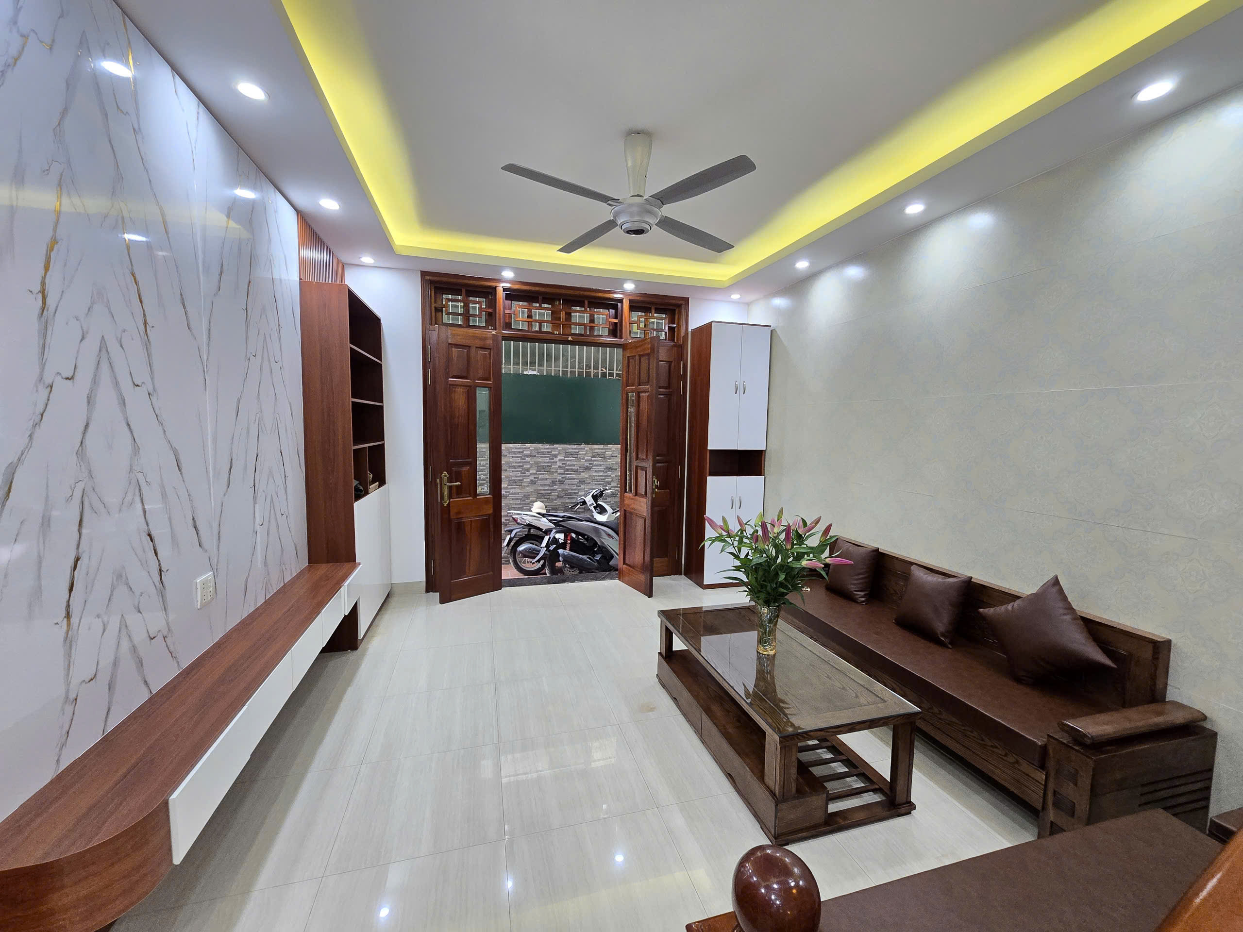 Bán nhà phố Vũ Đức Thận, sau BigC, Nhà 4 tầng, DT 50m2, MT 4m, 4PN, SĐCC, ĐÃ BÁN